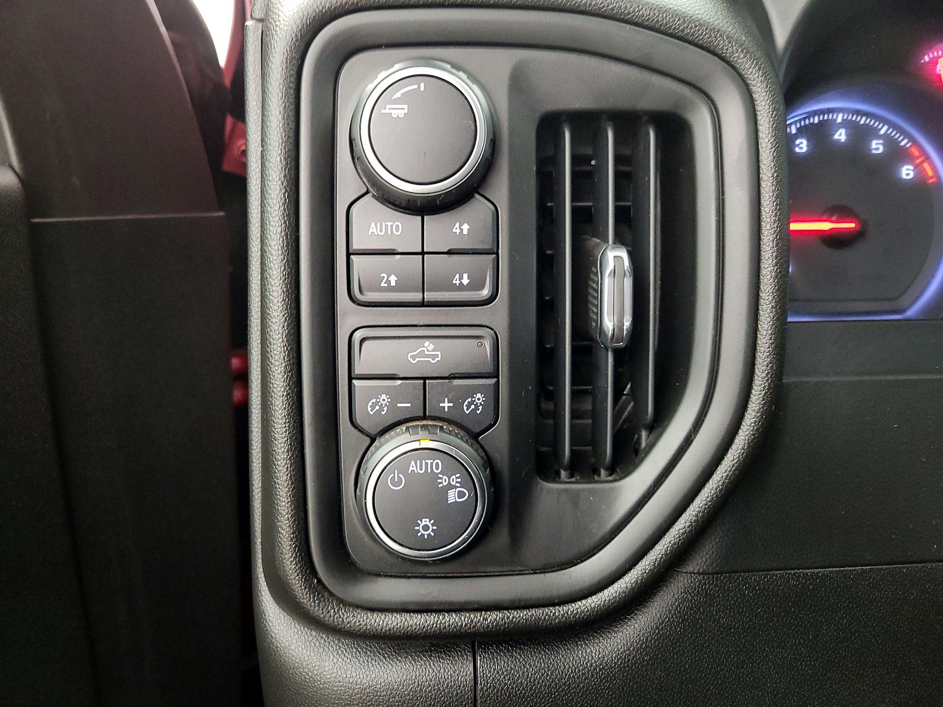 Thumbnail: 2019 Chevrolet Silverado 1500 - 13