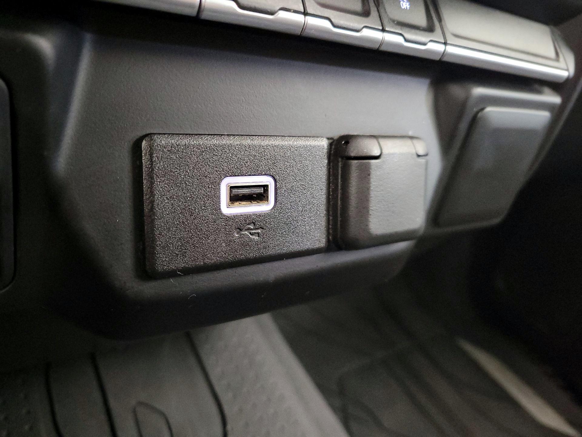 Thumbnail: 2019 Chevrolet Silverado 1500 - 18