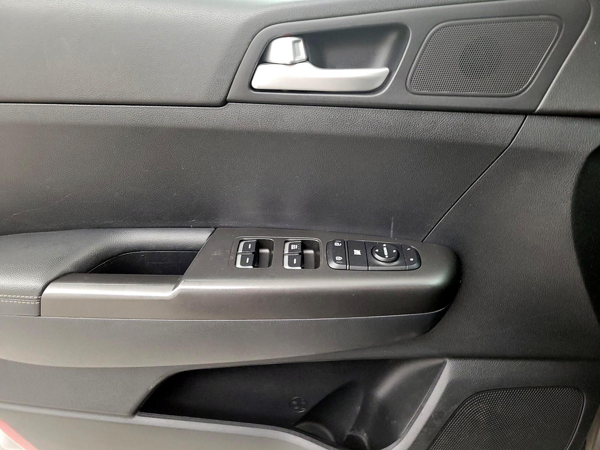 Thumbnail: 2017 Kia Sportage - 12