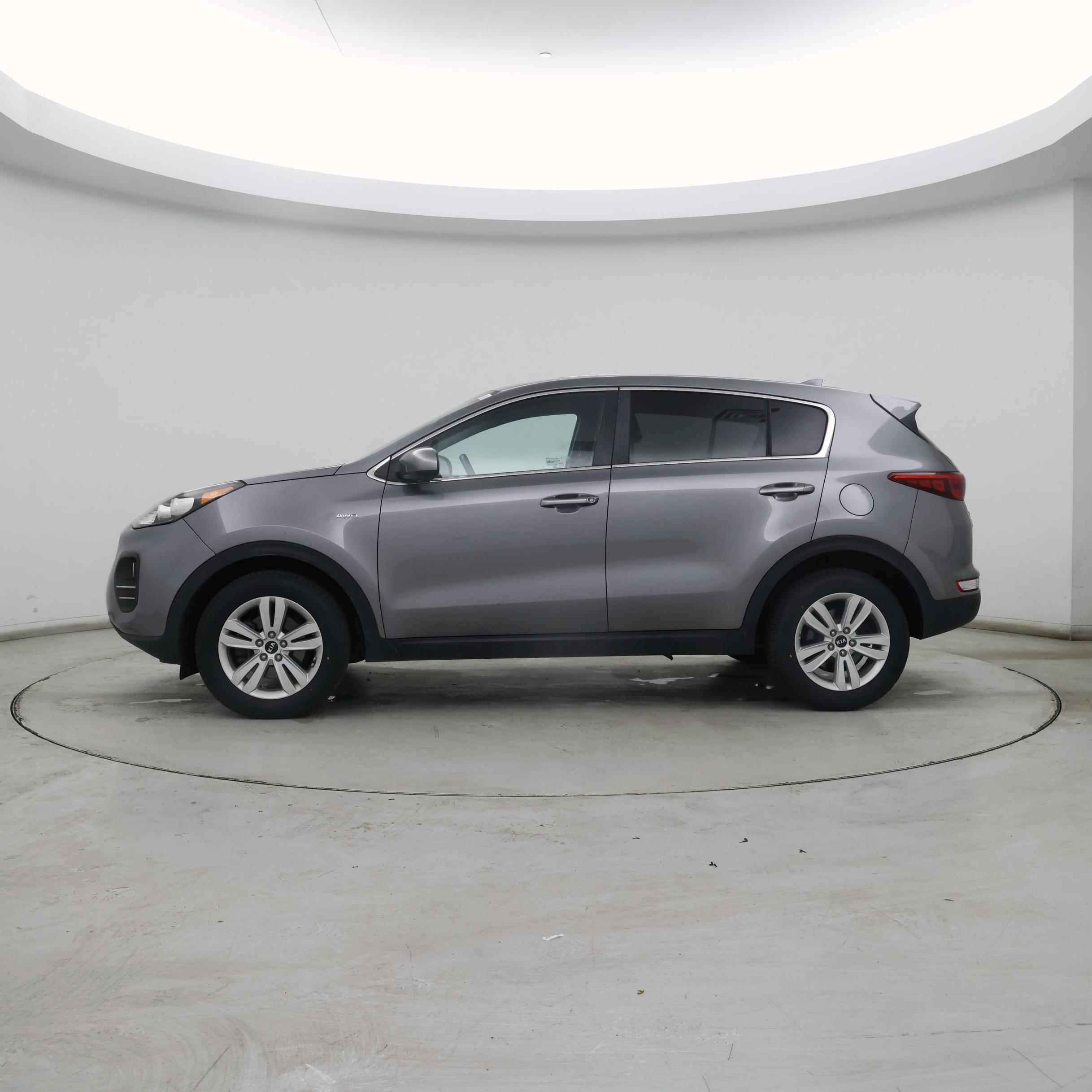 Thumbnail: 2017 Kia Sportage - 3