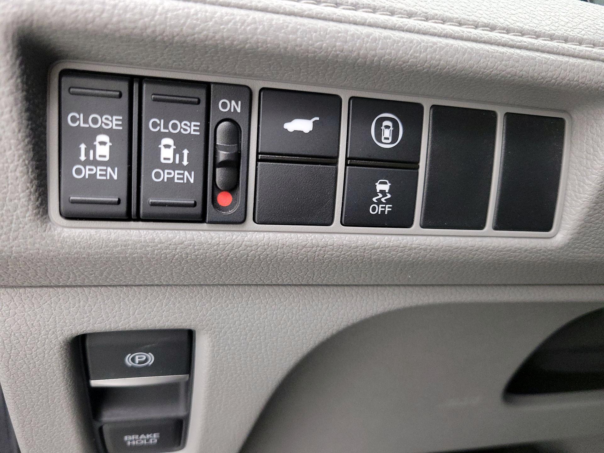 Thumbnail: 2023 Honda Odyssey - 13