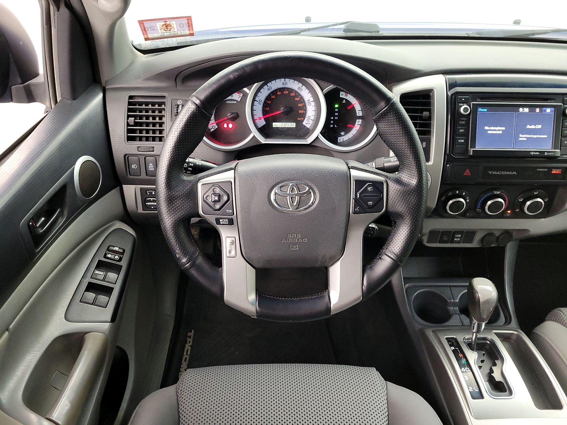 Thumbnail: 2015 Toyota Tacoma - 10