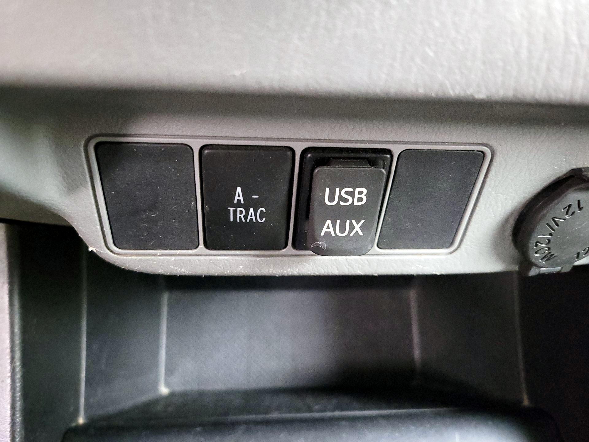 Thumbnail: 2015 Toyota Tacoma - 18