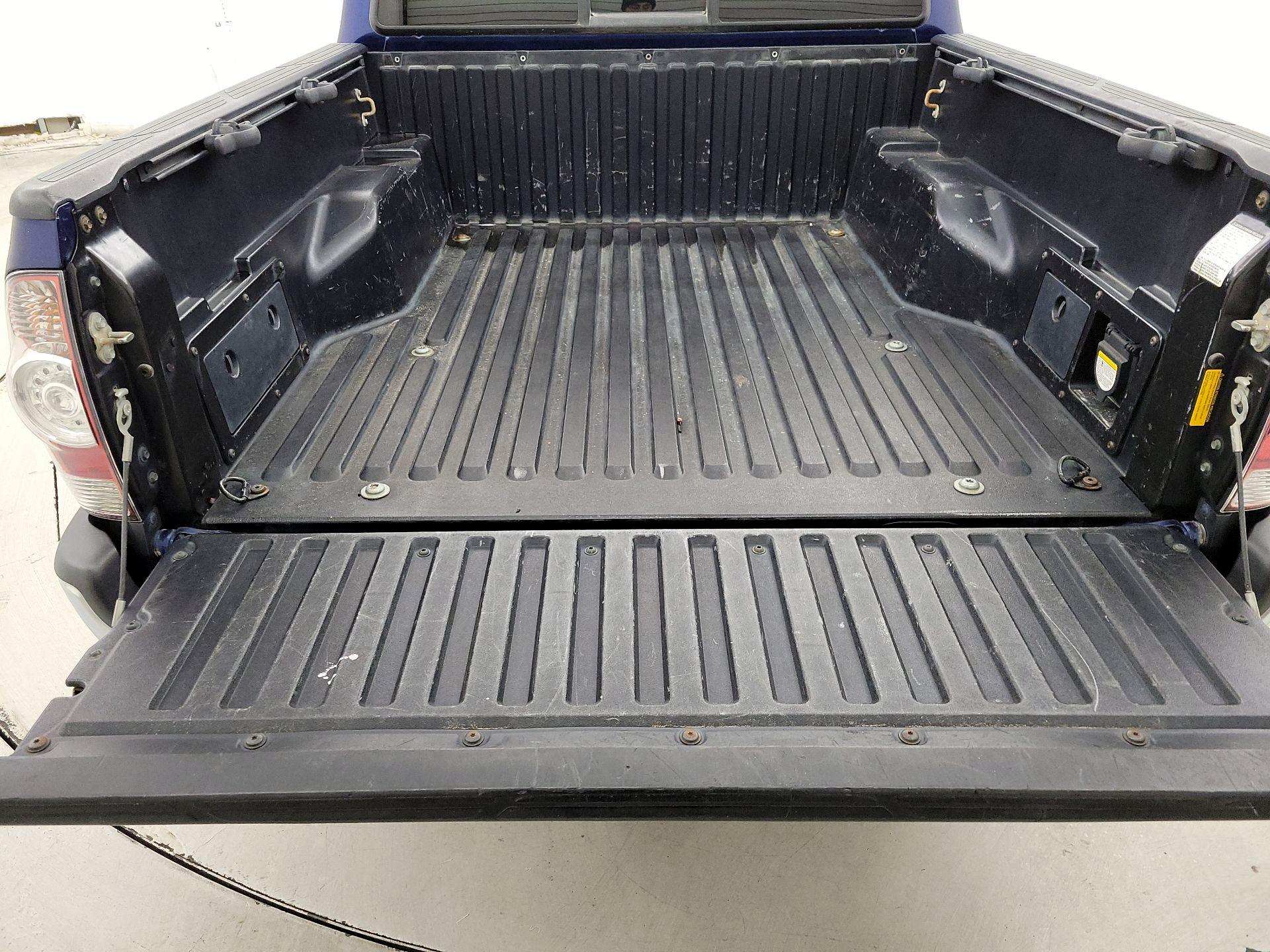 Thumbnail: 2015 Toyota Tacoma - 20