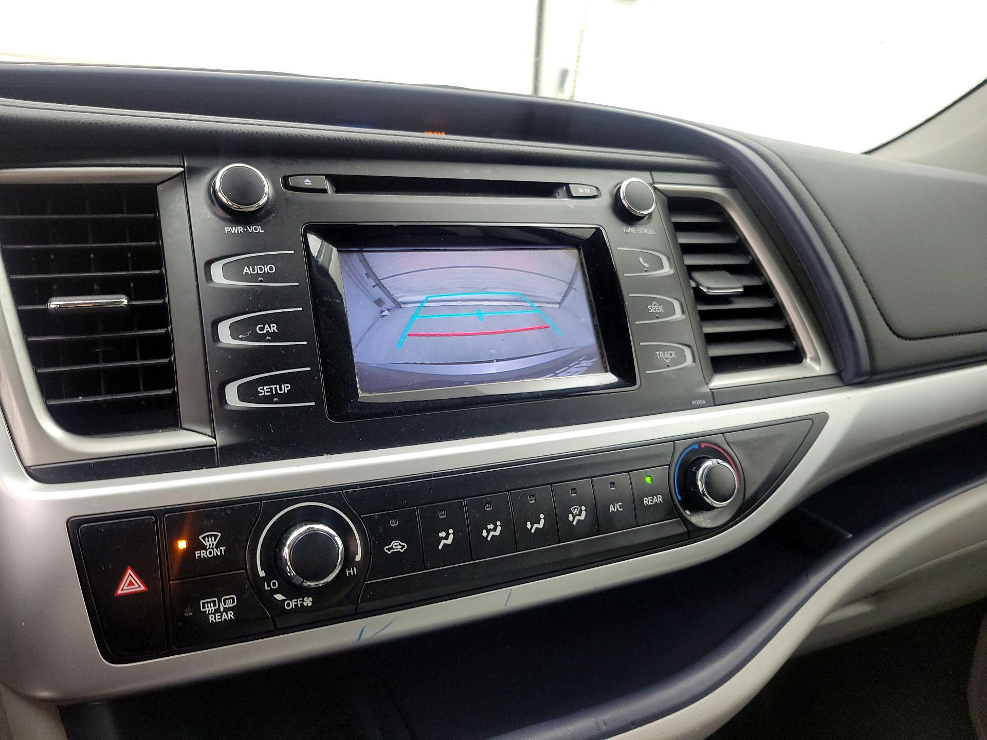 Thumbnail: 2018 Toyota Highlander - 14