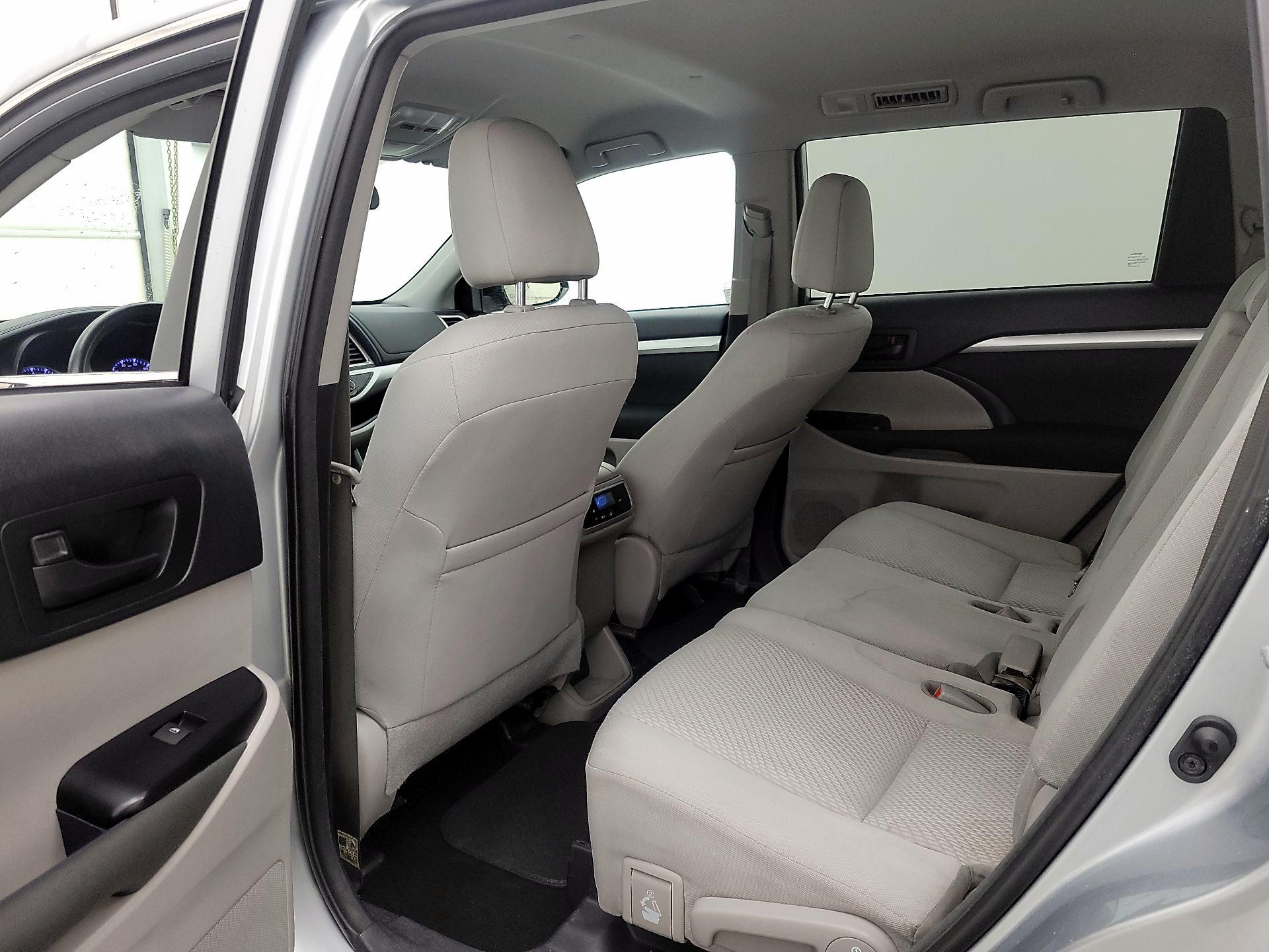 Thumbnail: 2018 Toyota Highlander - 19