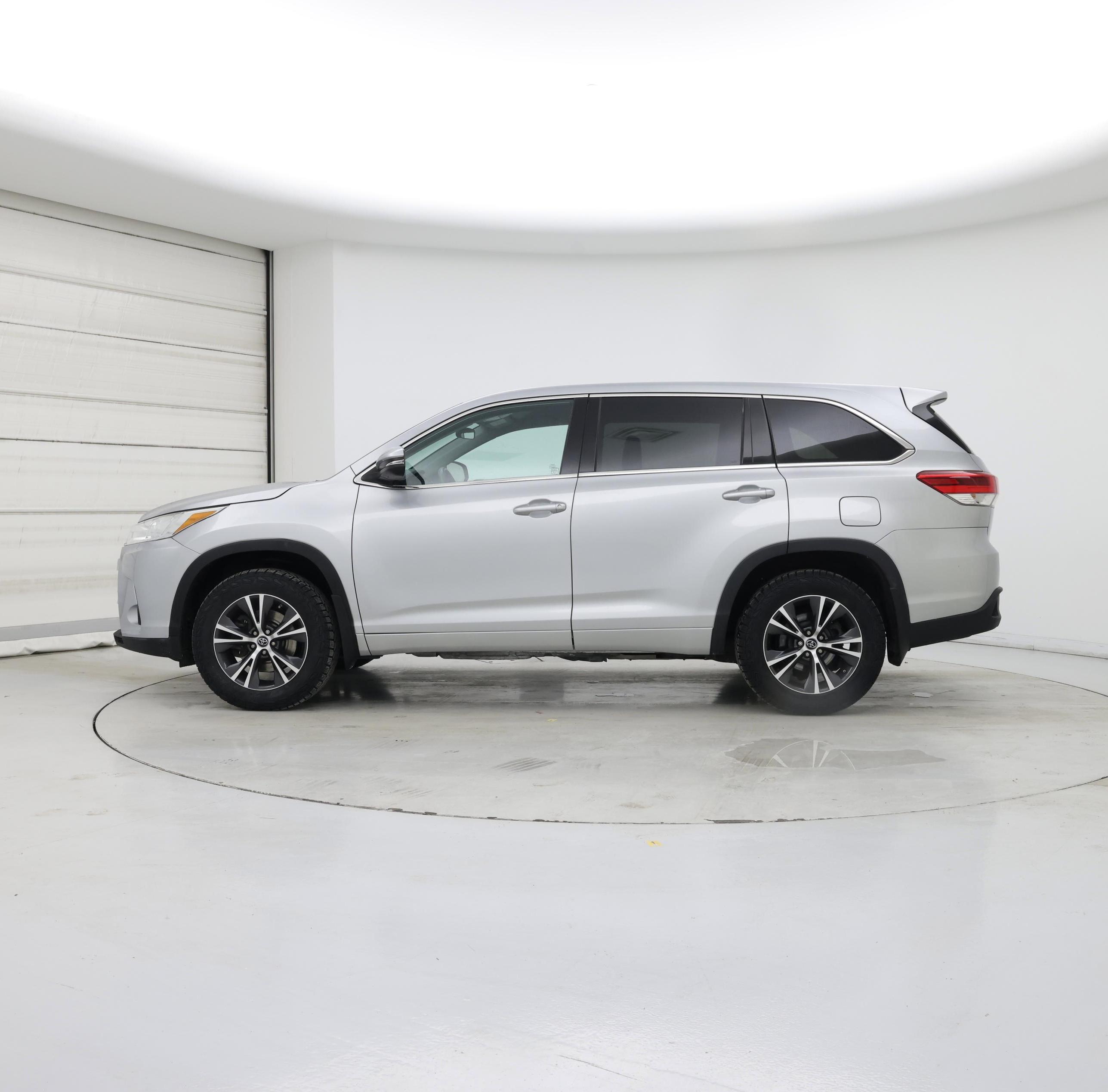 Thumbnail: 2018 Toyota Highlander - 3