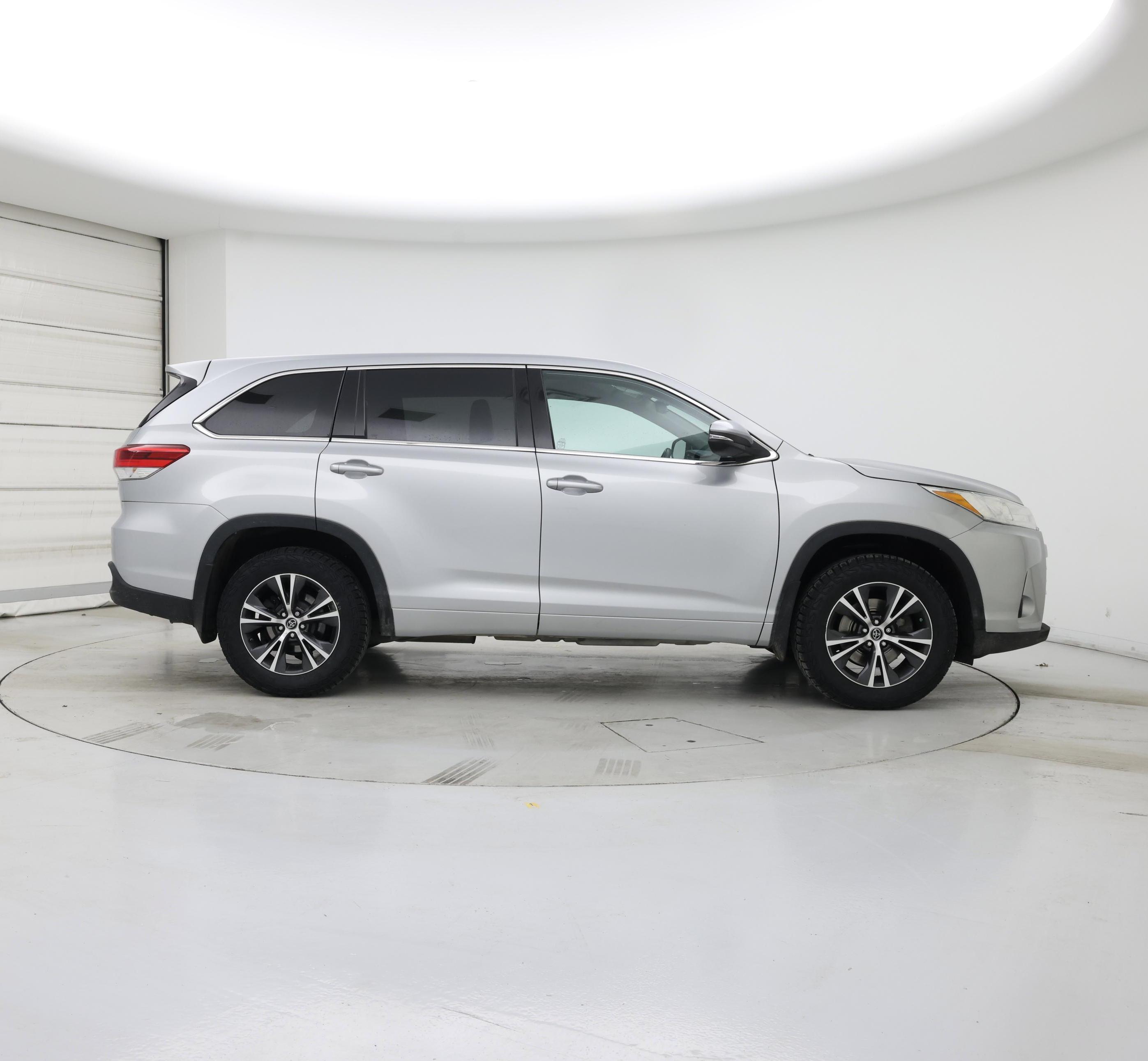 Thumbnail: 2018 Toyota Highlander - 7