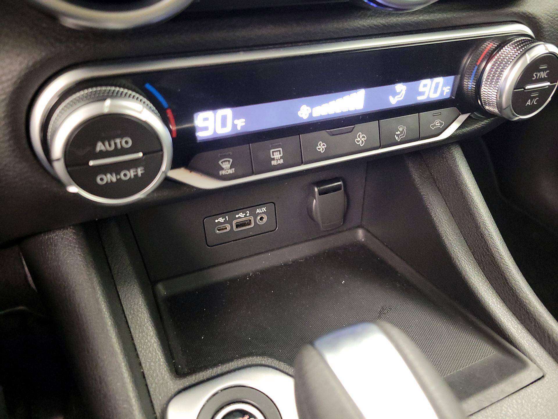 Thumbnail: 2020 Nissan Sentra - 16