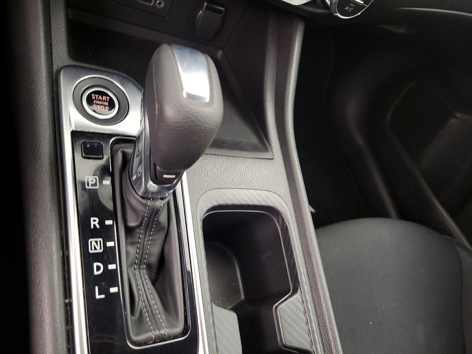 Thumbnail: 2020 Nissan Sentra - 17