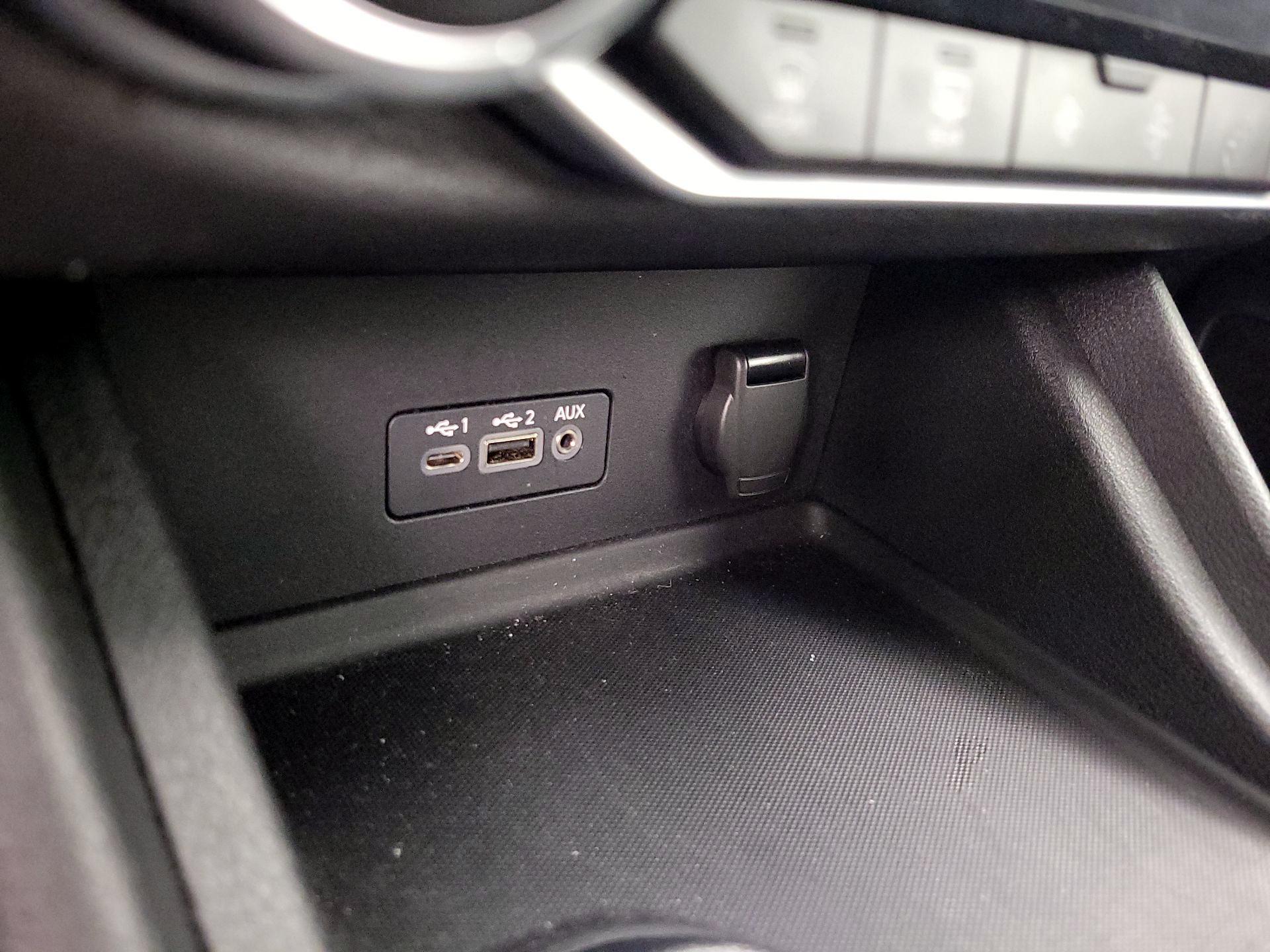 Thumbnail: 2020 Nissan Sentra - 18