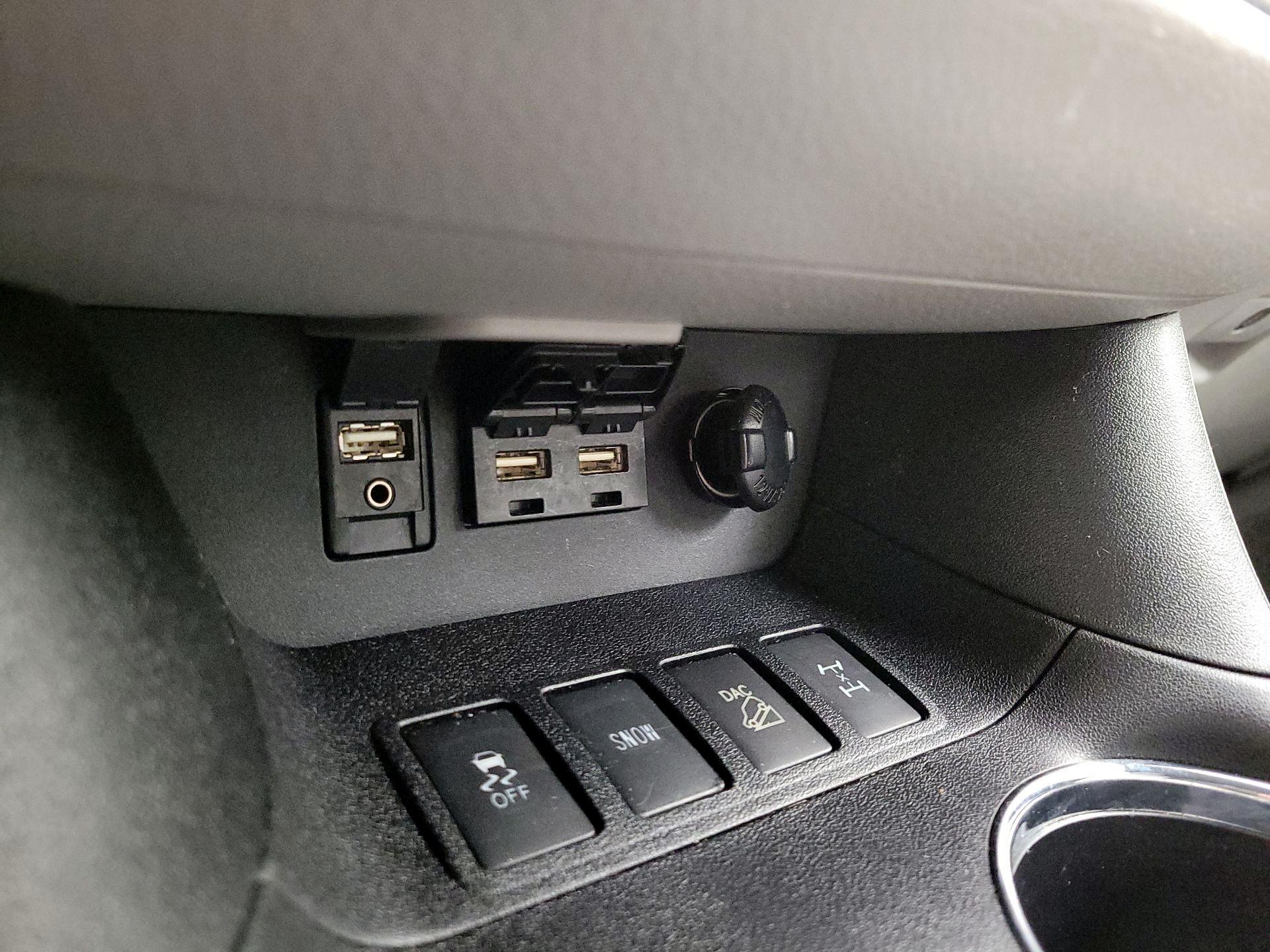 Thumbnail: 2019 Toyota Highlander - 18