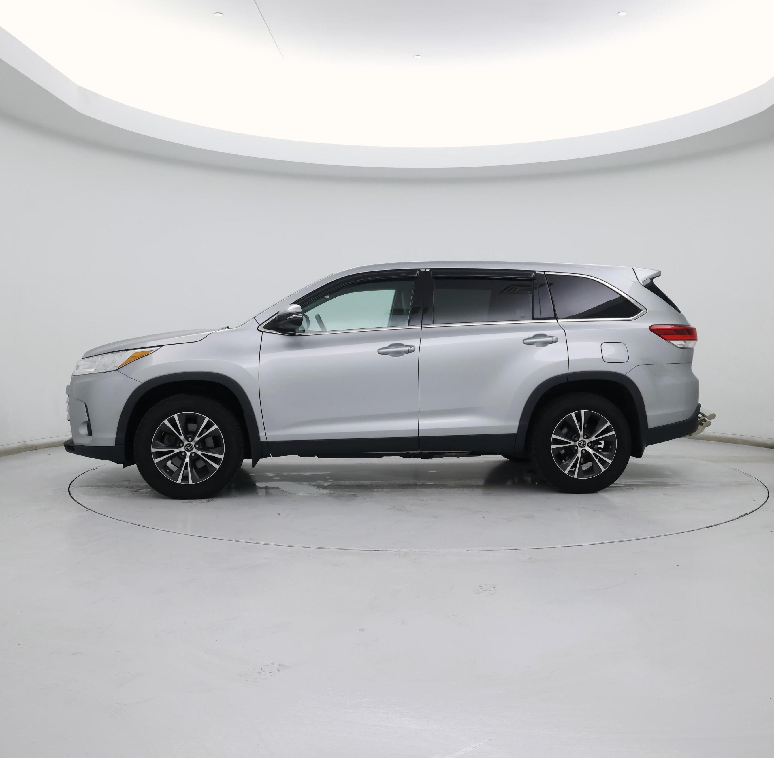 Thumbnail: 2019 Toyota Highlander - 3