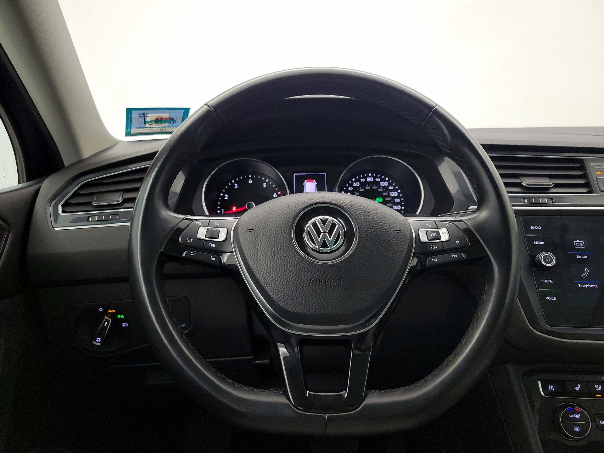 Thumbnail: 2018 Volkswagen Tiguan - 10