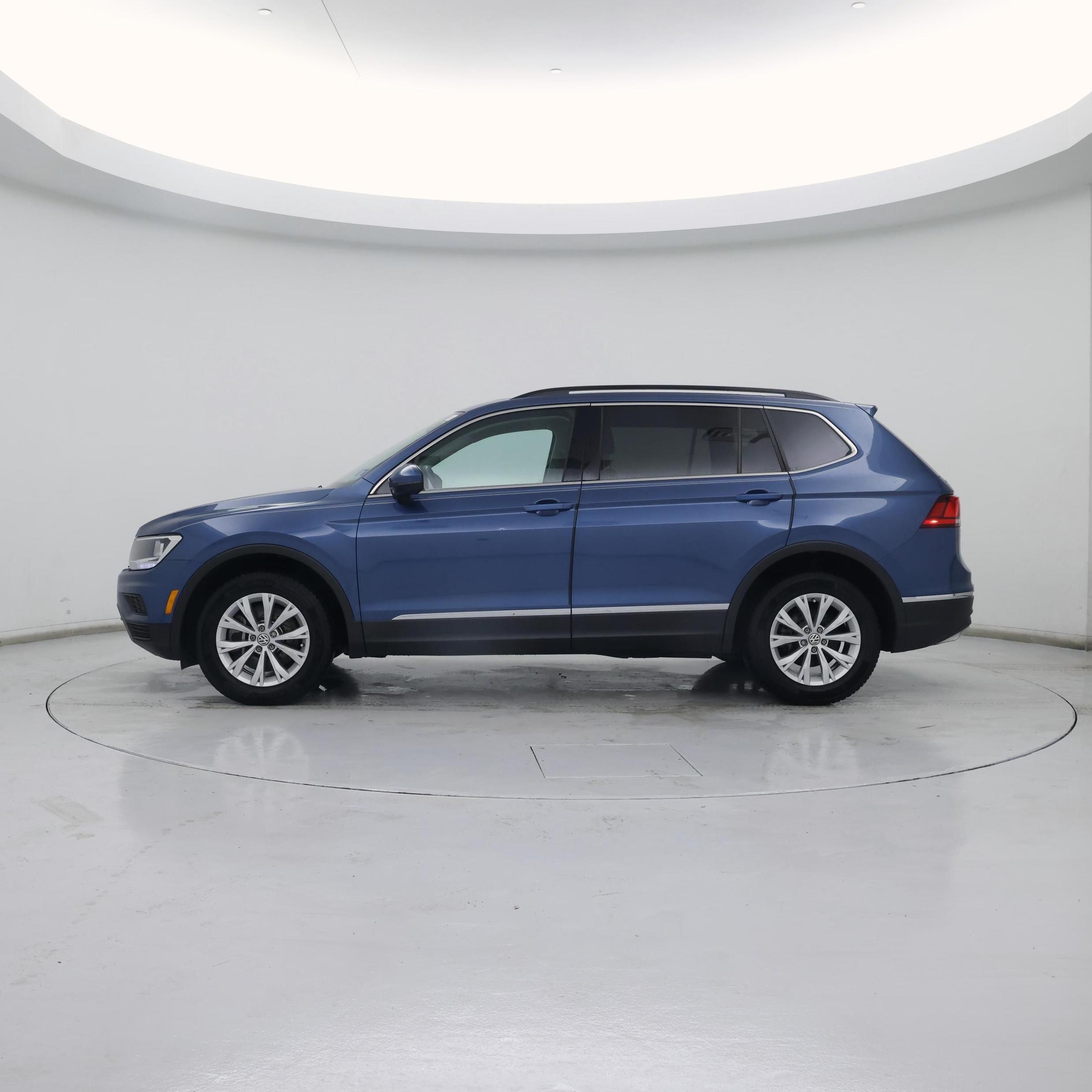 Thumbnail: 2018 Volkswagen Tiguan - 3