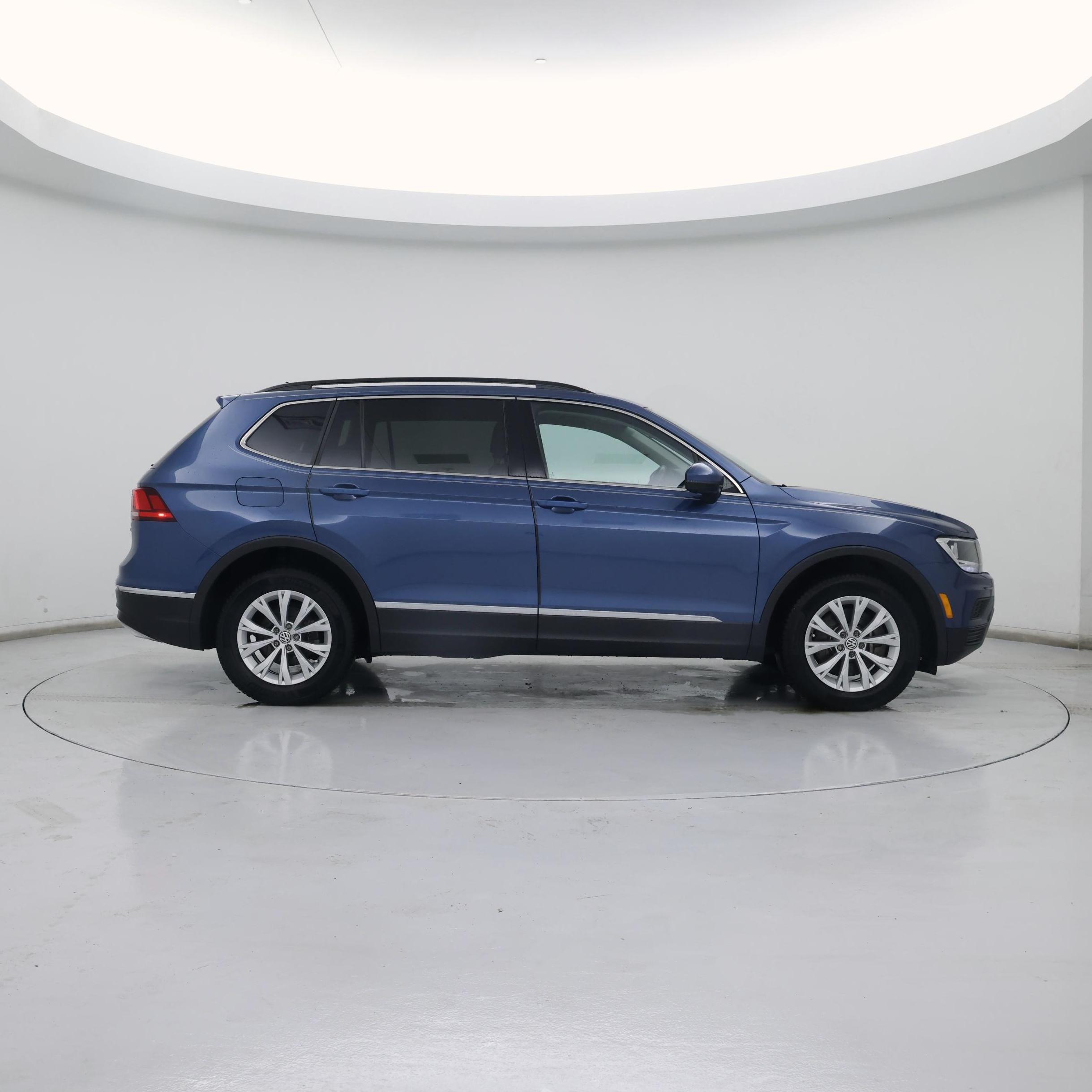 Thumbnail: 2018 Volkswagen Tiguan - 7