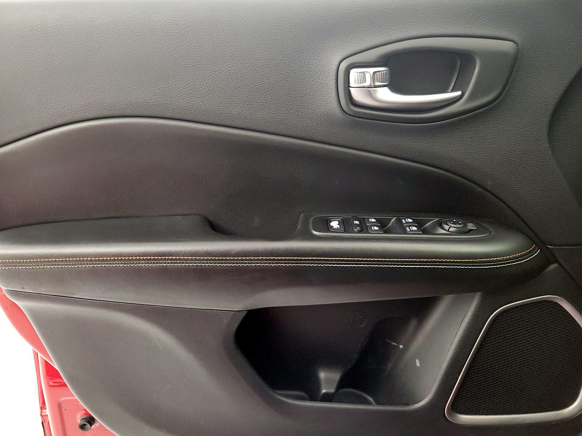 Thumbnail: 2019 Jeep Compass - 12