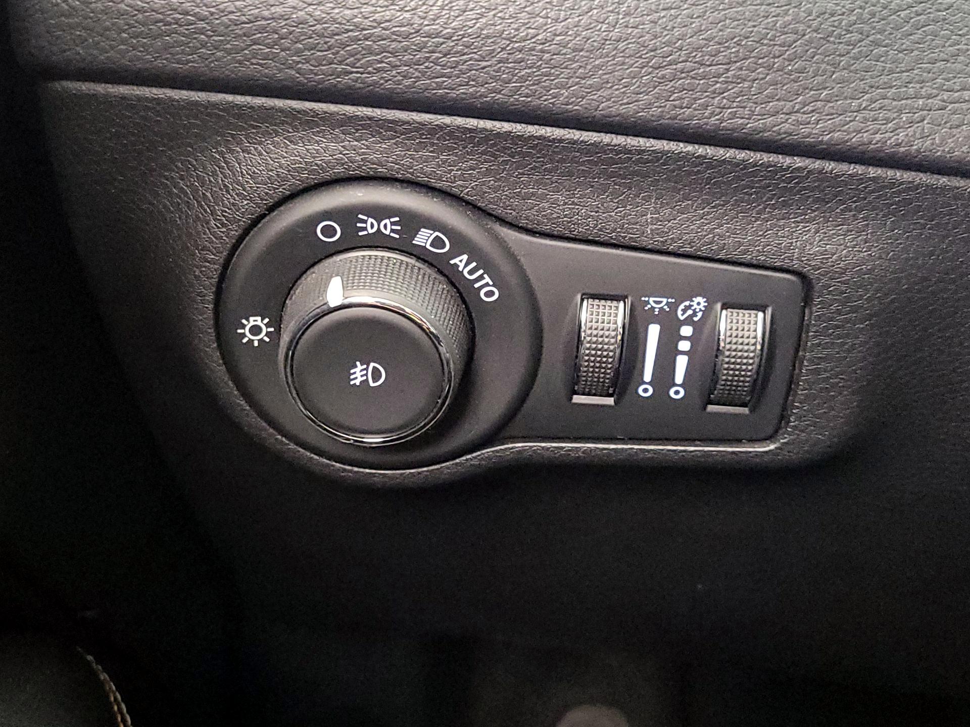 Thumbnail: 2019 Jeep Compass - 13