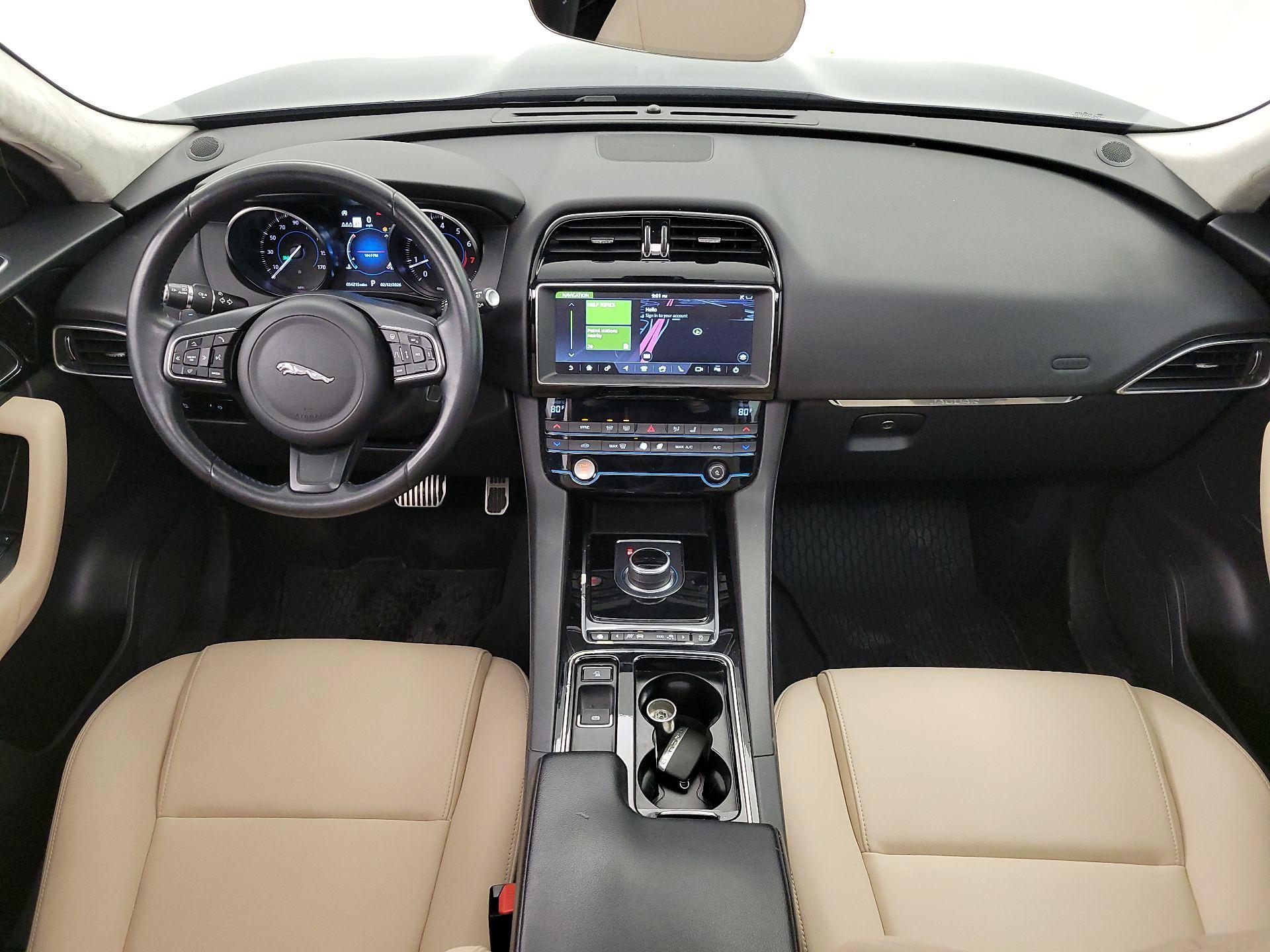 Thumbnail: 2019 Jaguar F-Pace - 9