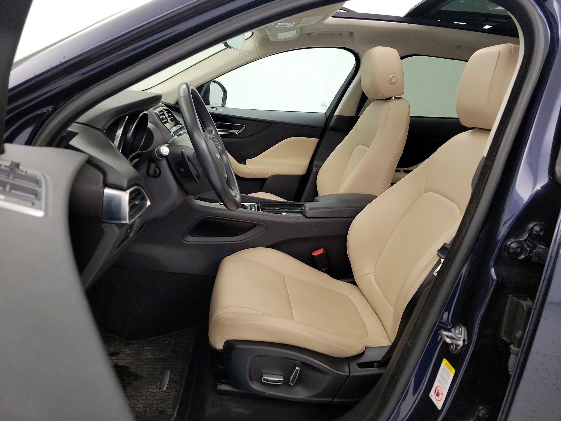 Thumbnail: 2019 Jaguar F-Pace - 11