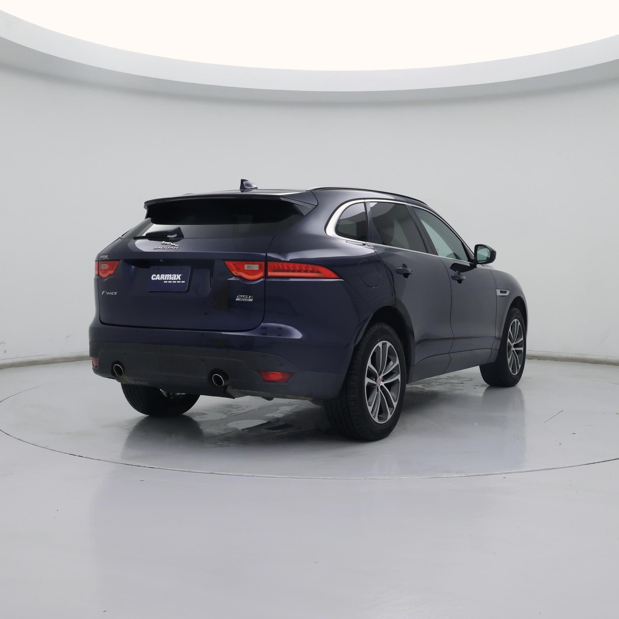 Thumbnail: 2019 Jaguar F-Pace - 8