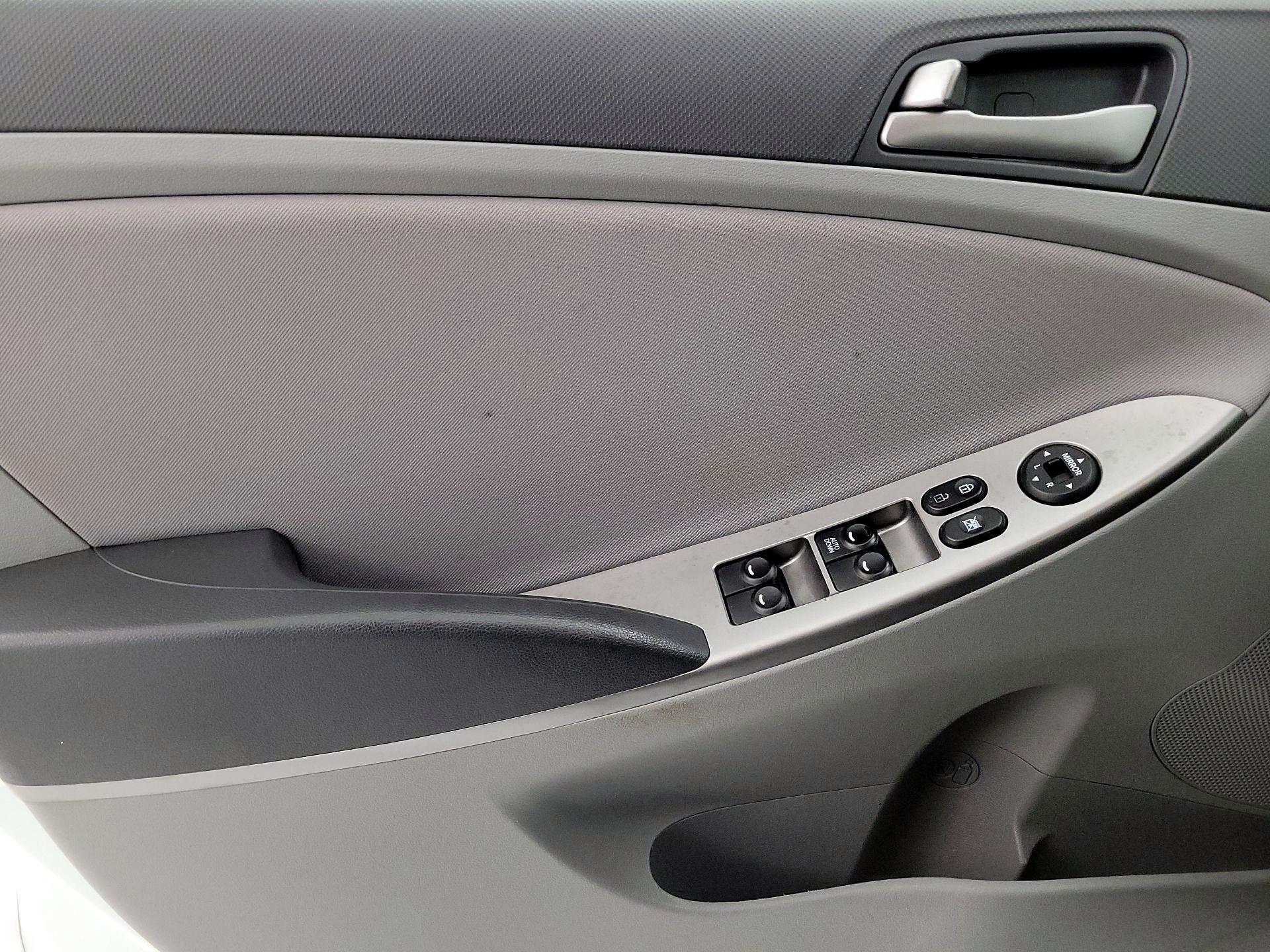 Thumbnail: 2017 Hyundai Accent - 12