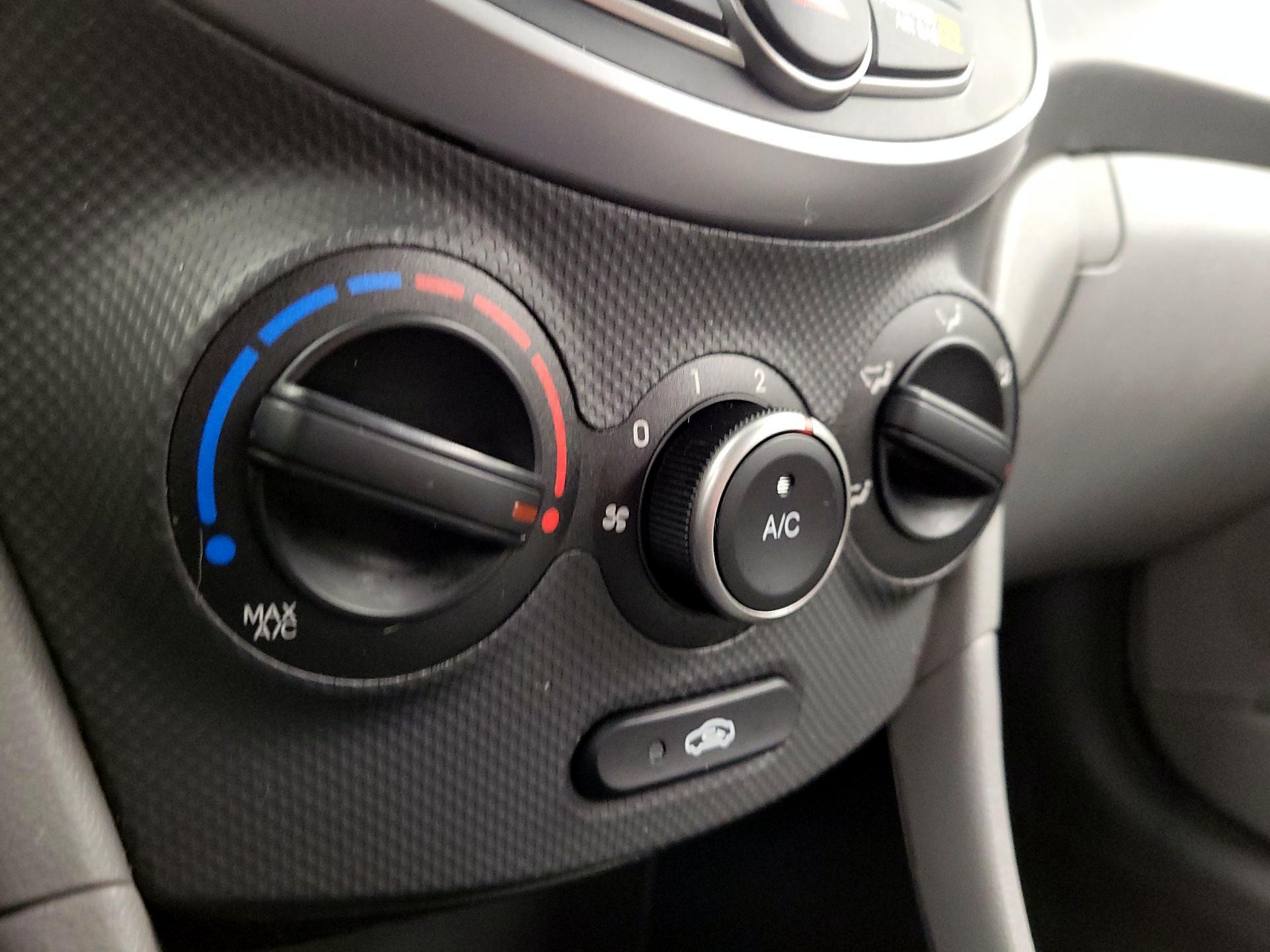 Thumbnail: 2017 Hyundai Accent - 15