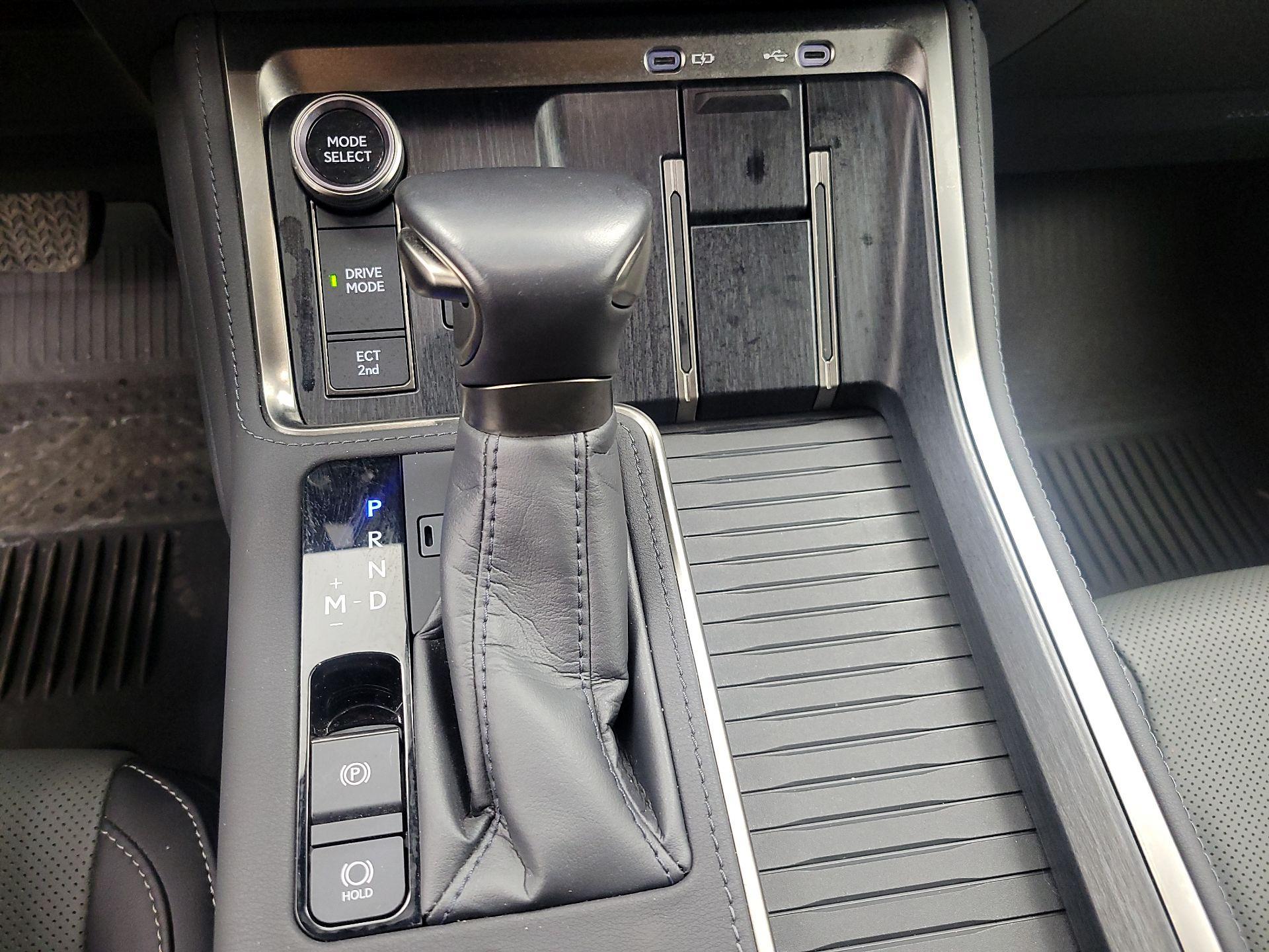 Thumbnail: 2024 Lexus GX - 17