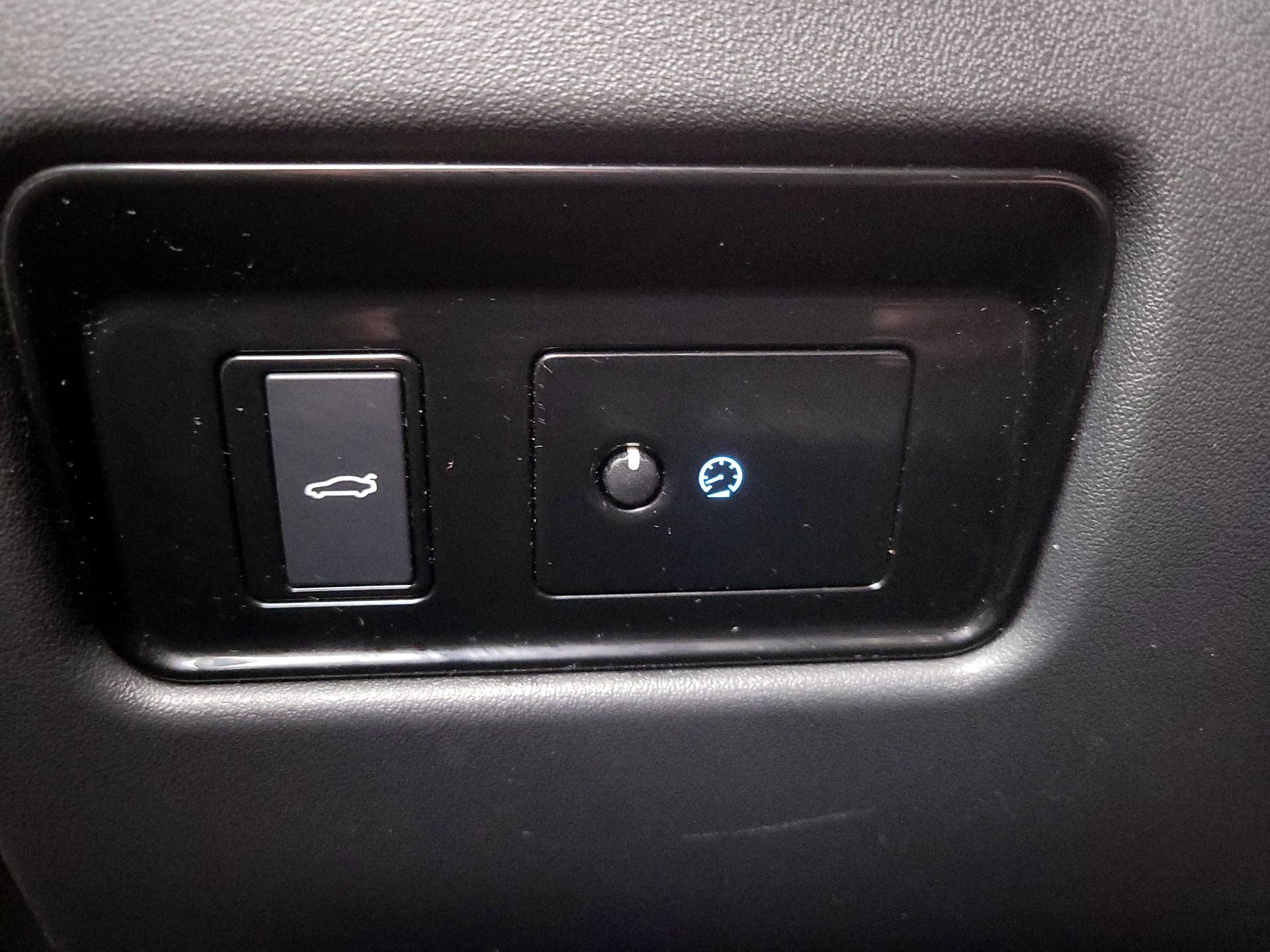 Thumbnail: 2016 Jaguar XF - 13