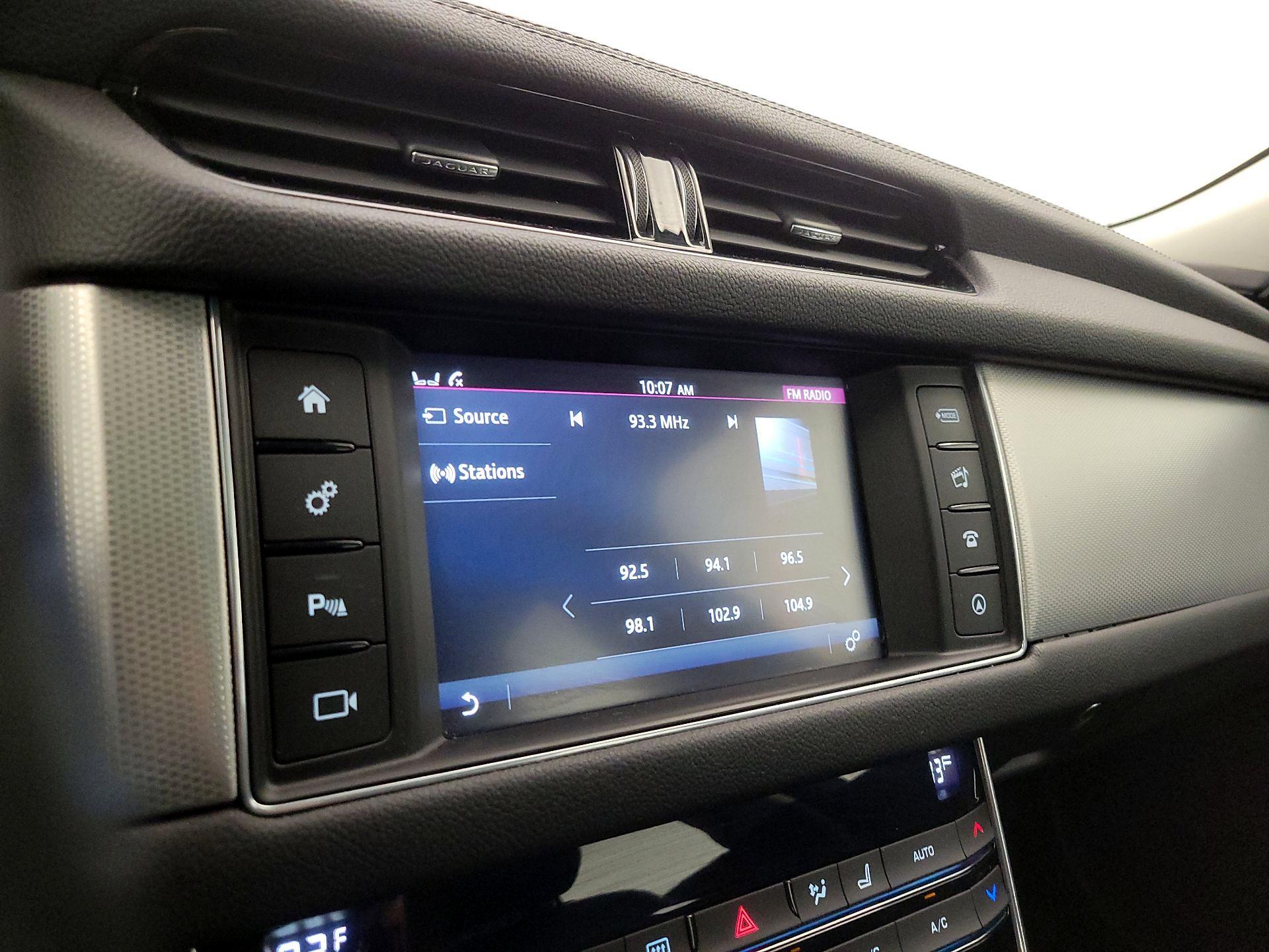 Thumbnail: 2016 Jaguar XF - 15