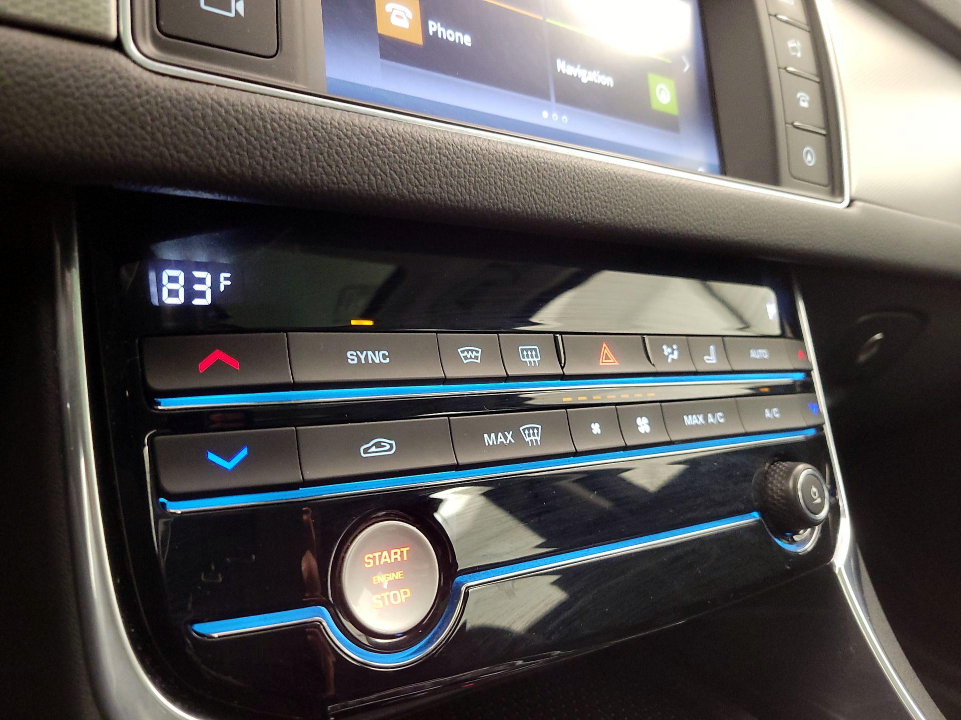 Thumbnail: 2016 Jaguar XF - 16