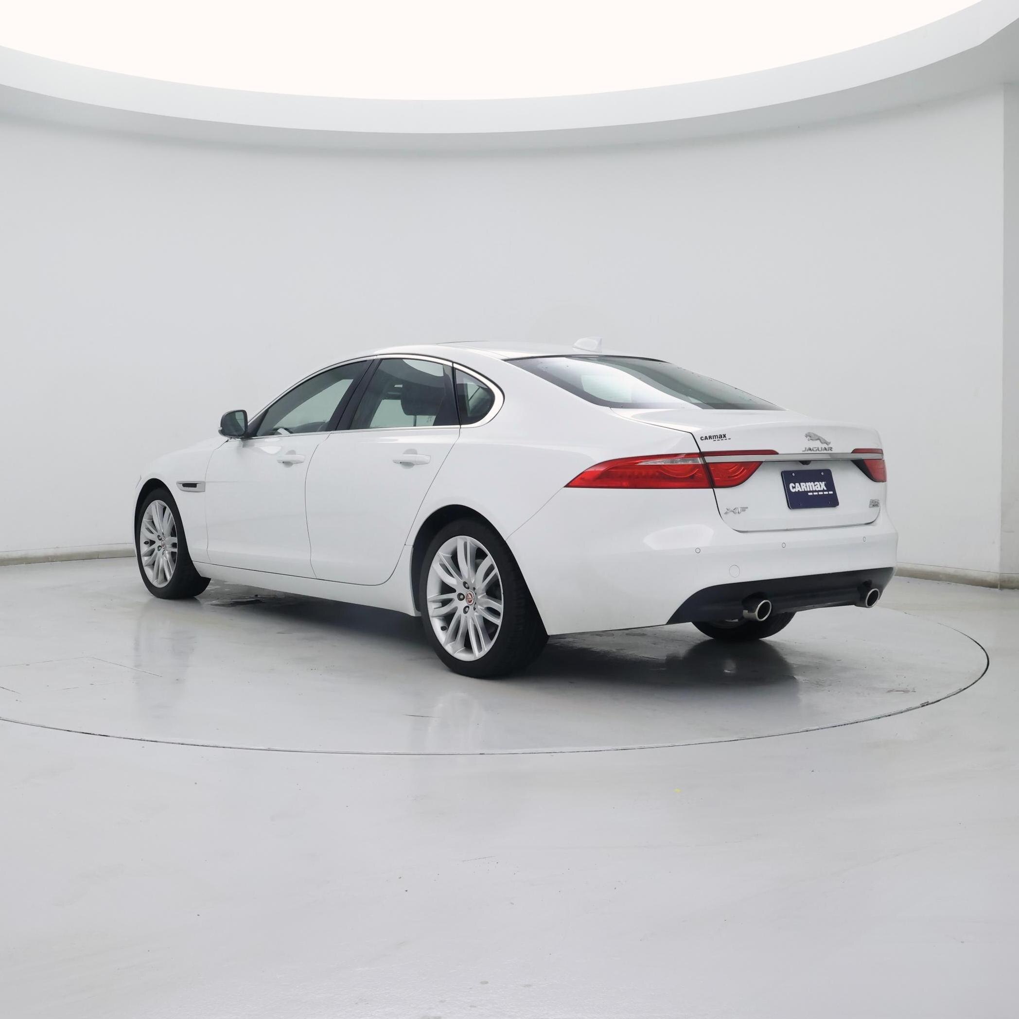 Thumbnail: 2016 Jaguar XF - 2