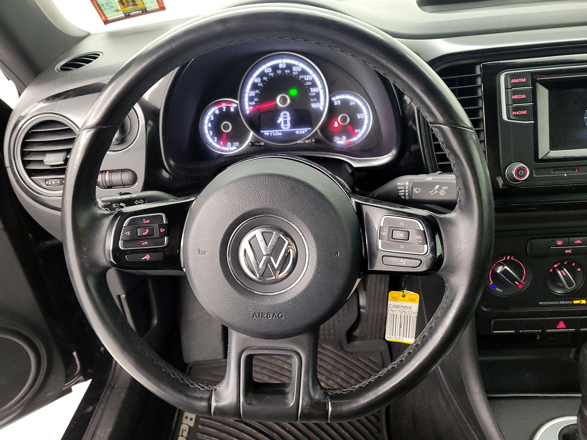 Thumbnail: 2016 Volkswagen Beetle - 10