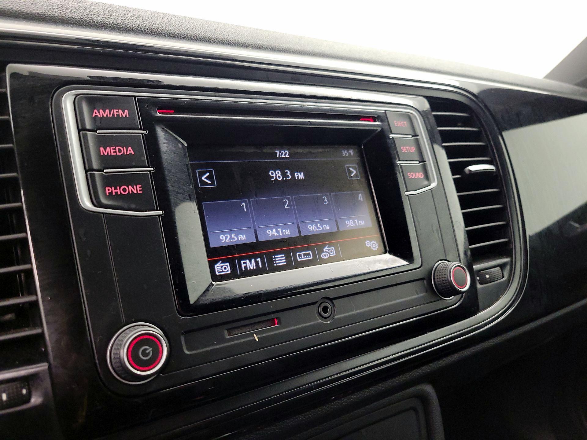 Thumbnail: 2016 Volkswagen Beetle - 14