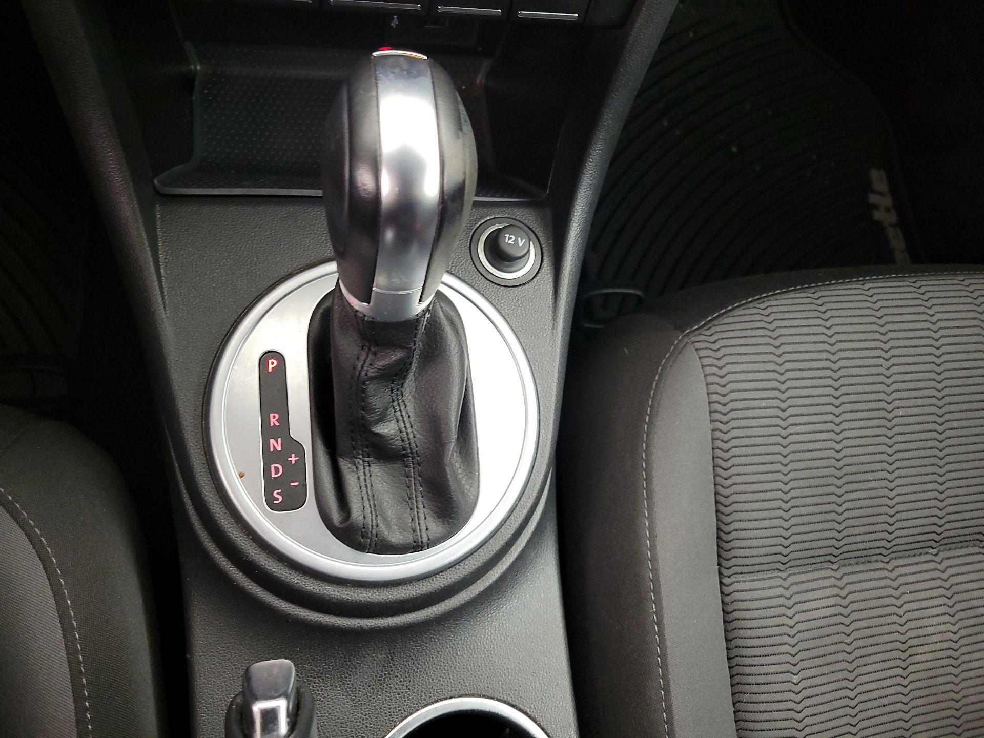 Thumbnail: 2016 Volkswagen Beetle - 16