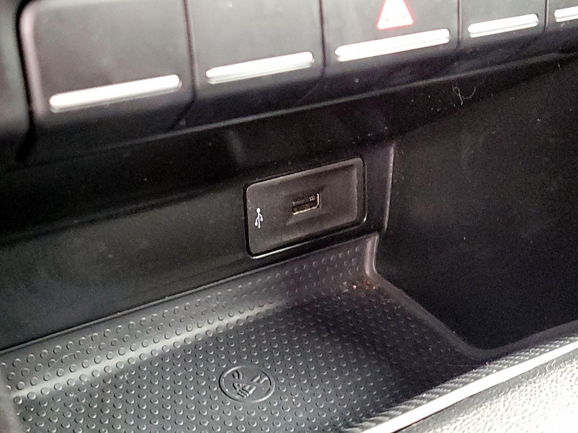 Thumbnail: 2016 Volkswagen Beetle - 17