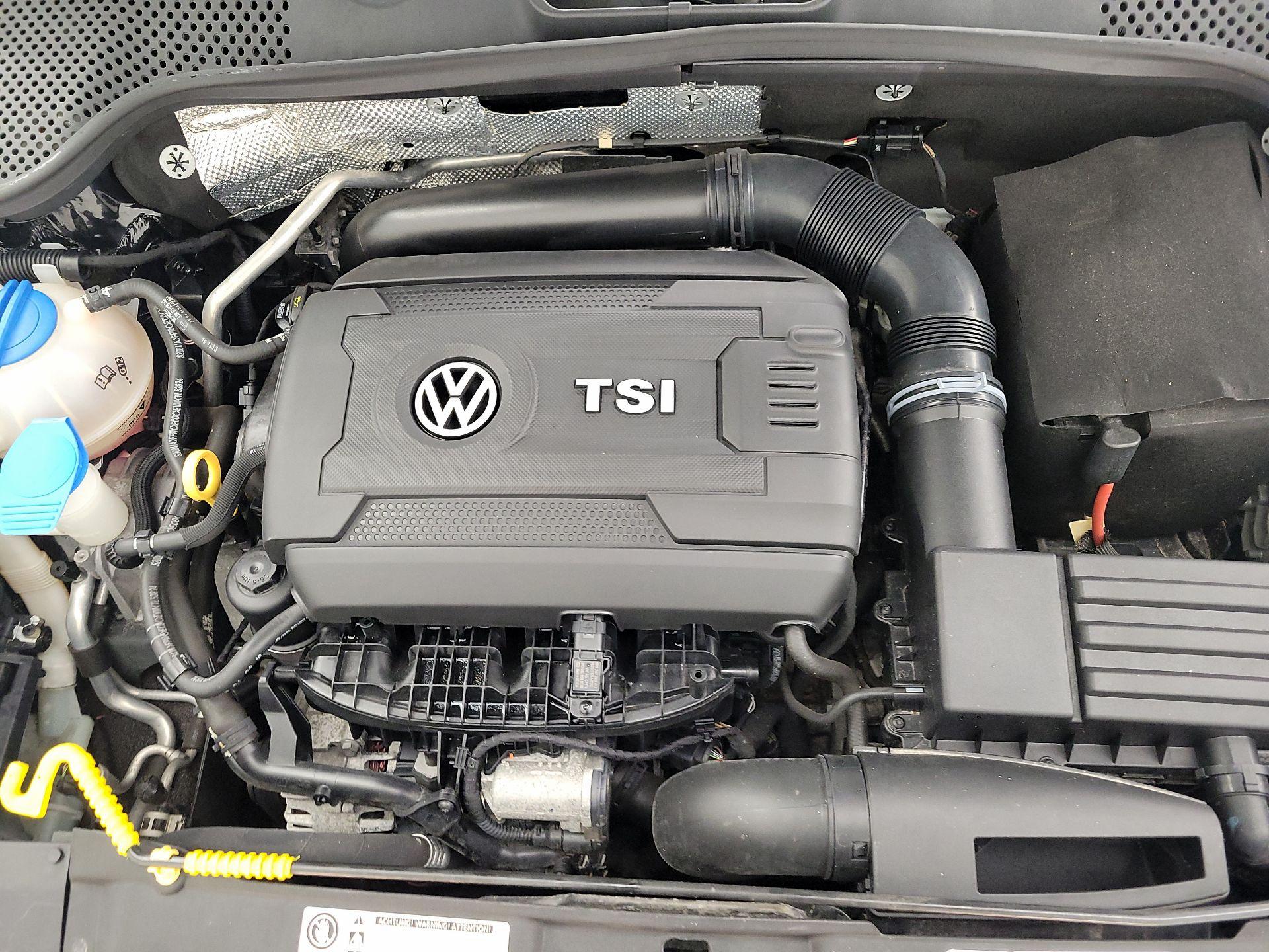 Thumbnail: 2016 Volkswagen Beetle - 20