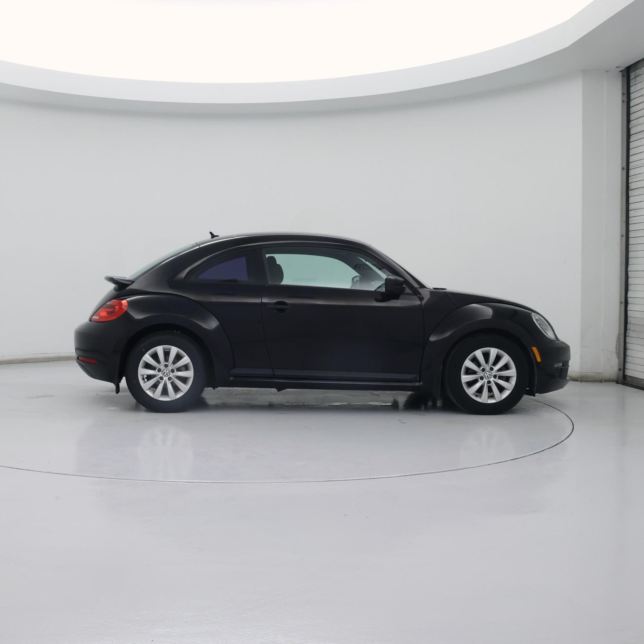 Thumbnail: 2016 Volkswagen Beetle - 7