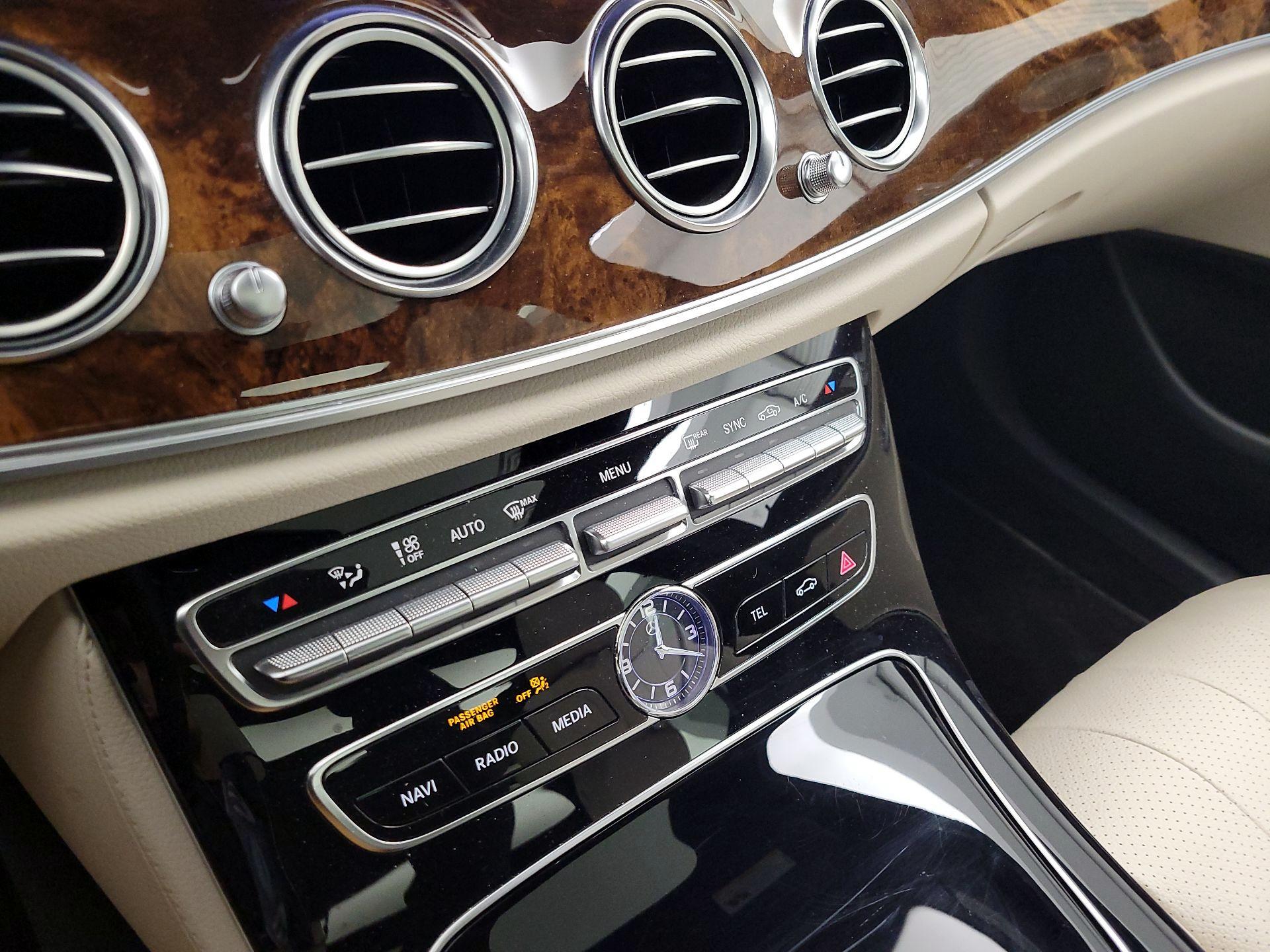 Thumbnail: 2018 Mercedes-Benz E-Class - 15