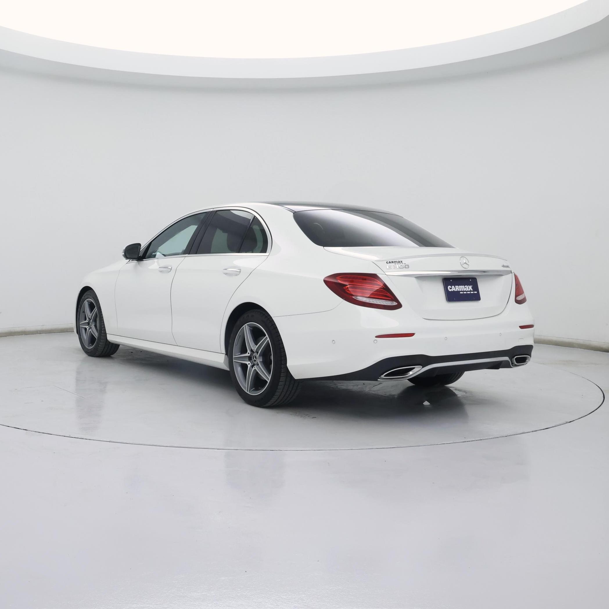 Thumbnail: 2018 Mercedes-Benz E-Class - 2