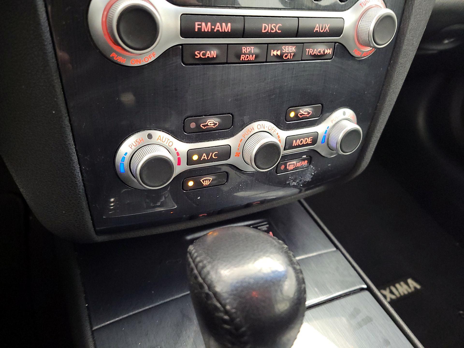 Thumbnail: 2014 Nissan Maxima - 16