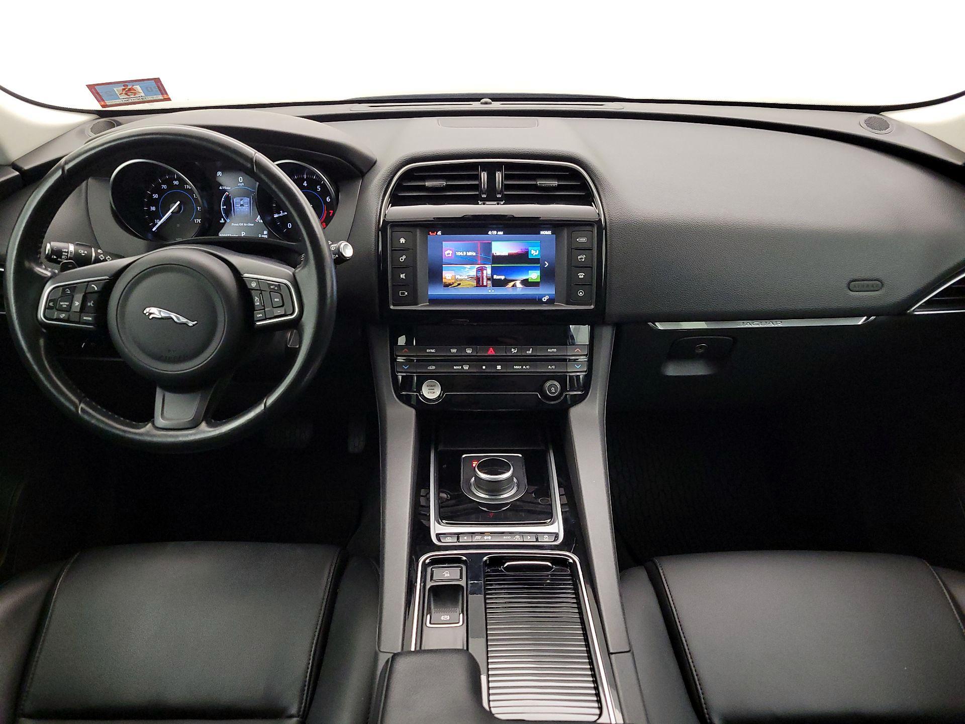 Thumbnail: 2018 Jaguar F-Pace - 9