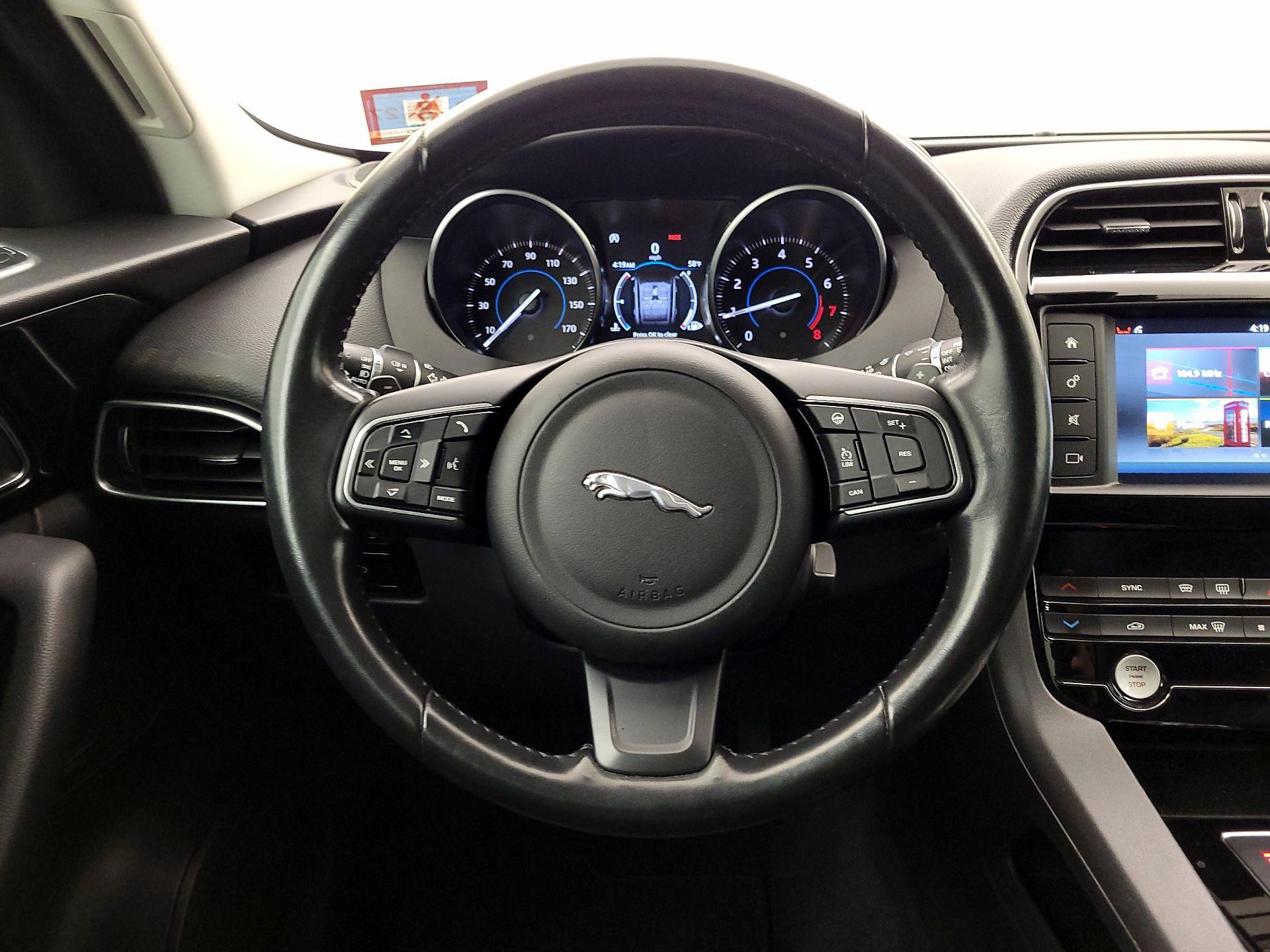 Thumbnail: 2018 Jaguar F-Pace - 10