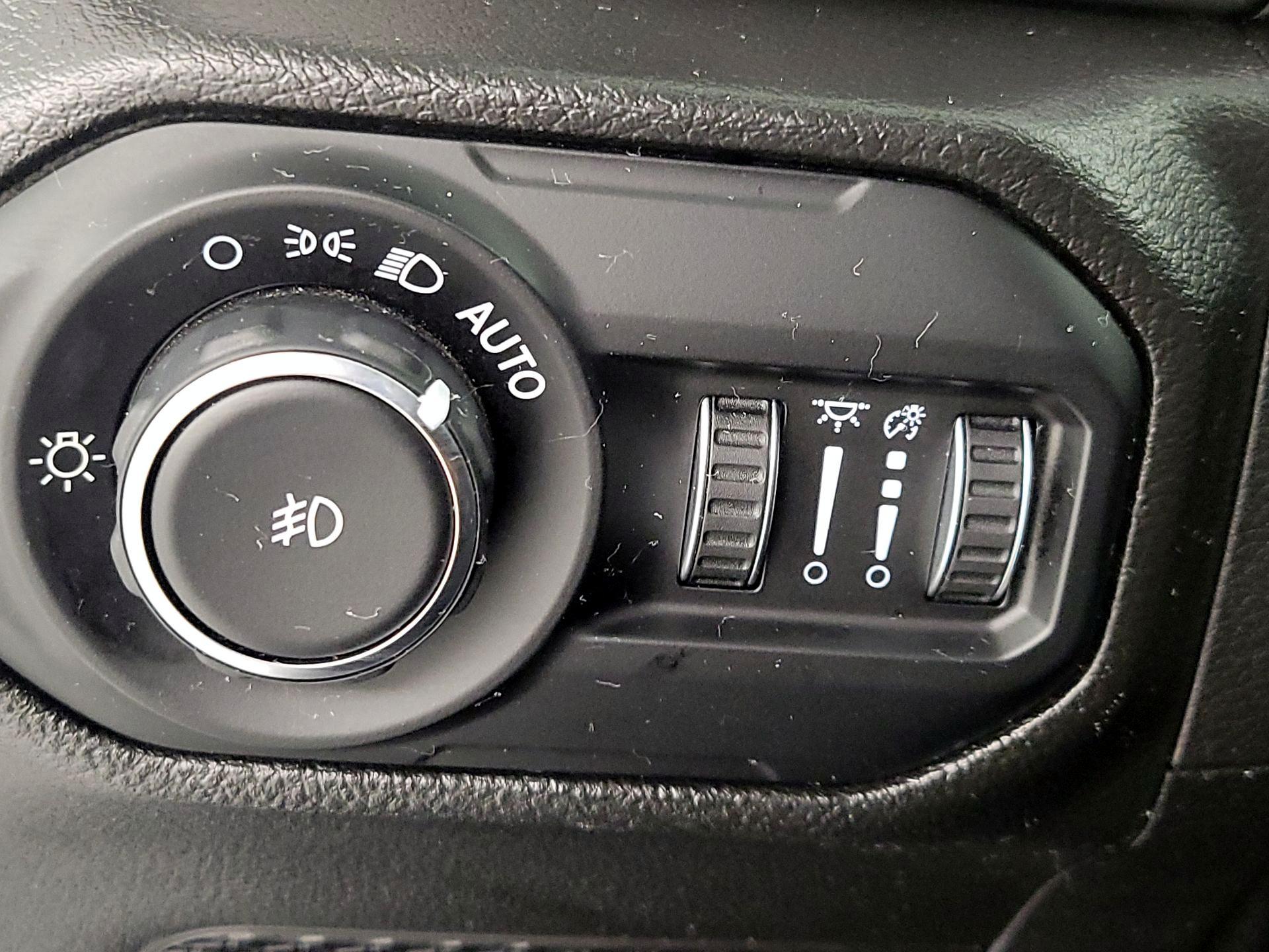 Thumbnail: 2021 Jeep Wrangler - 13