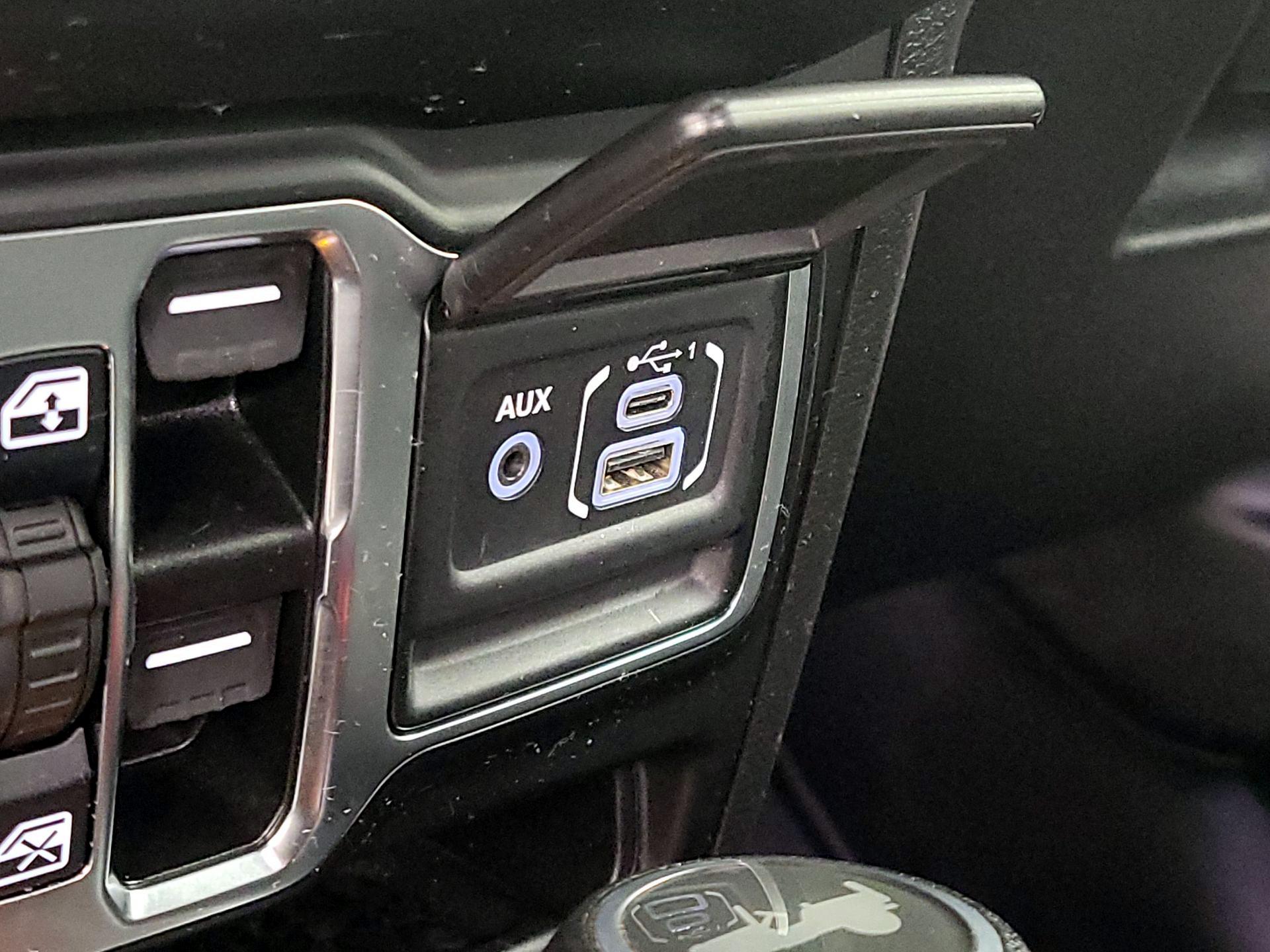 Thumbnail: 2021 Jeep Wrangler - 19