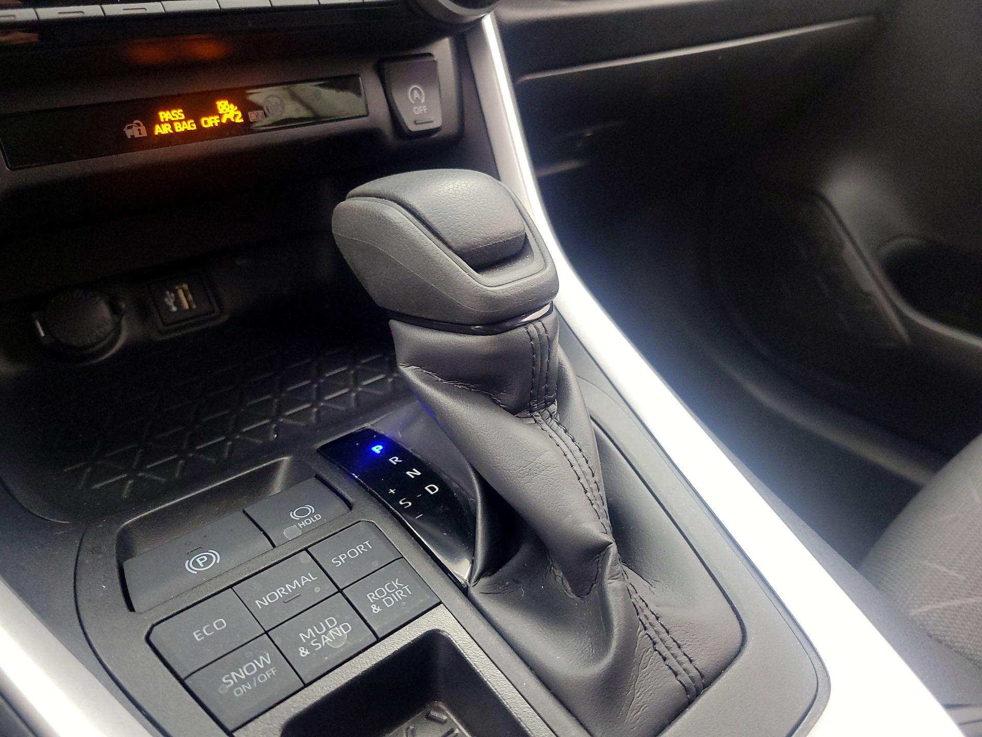 Thumbnail: 2024 Toyota RAV4 - 16