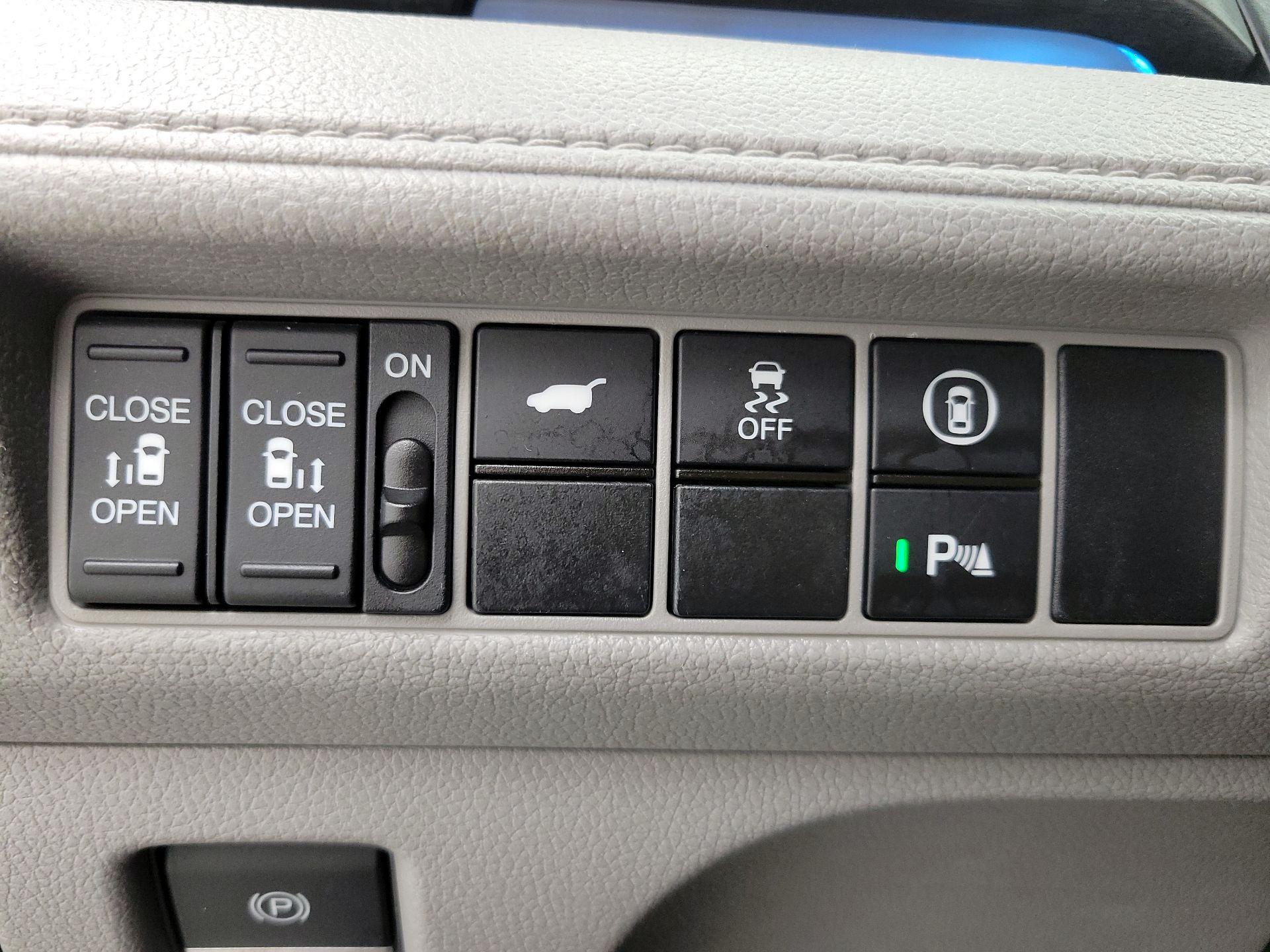 Thumbnail: 2023 Honda Odyssey - 13