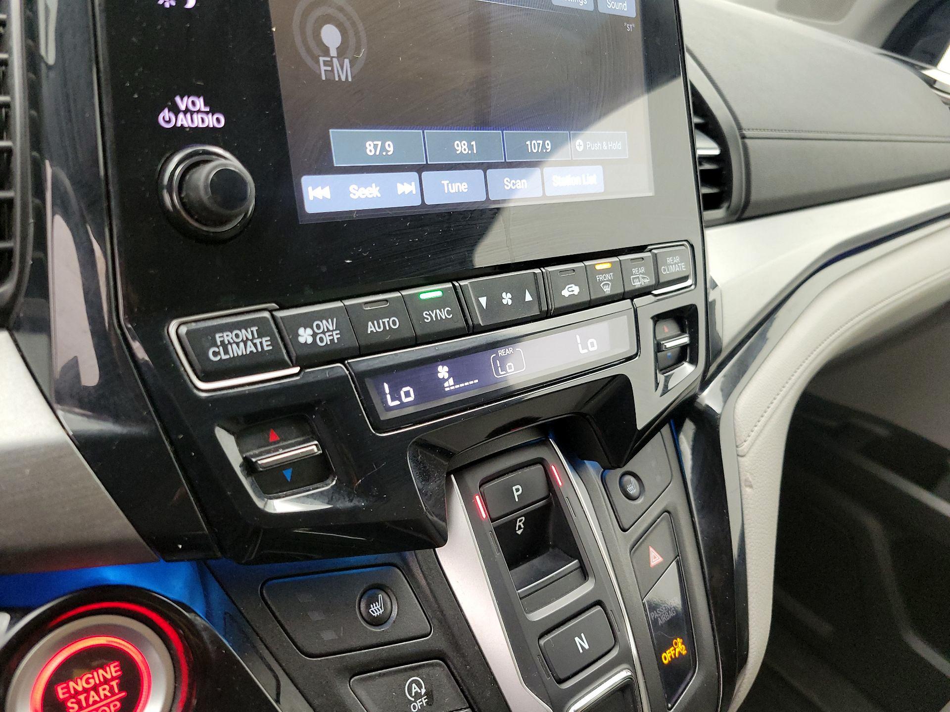 Thumbnail: 2023 Honda Odyssey - 16