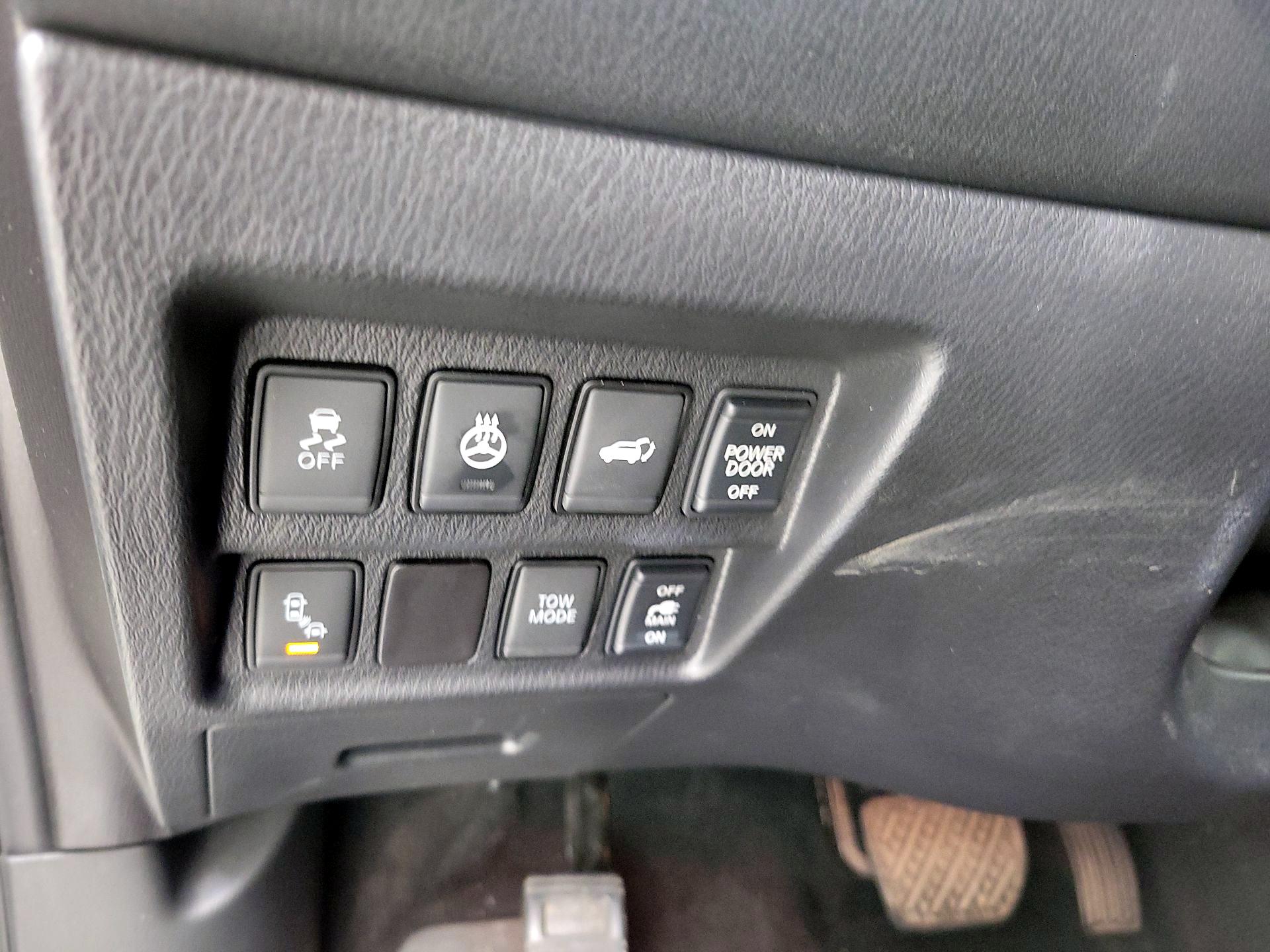 Thumbnail: 2017 Nissan Pathfinder - 13