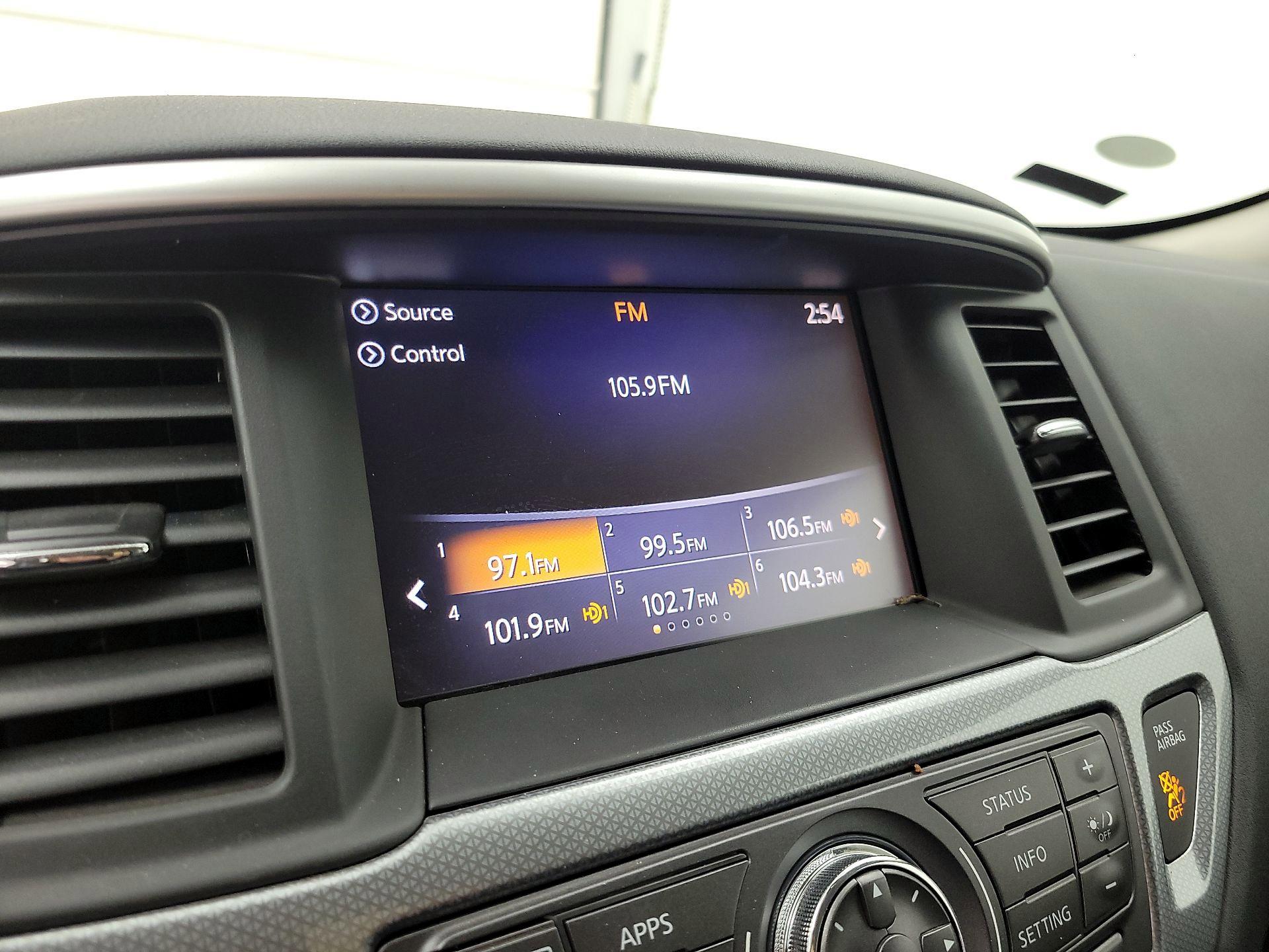 Thumbnail: 2017 Nissan Pathfinder - 16